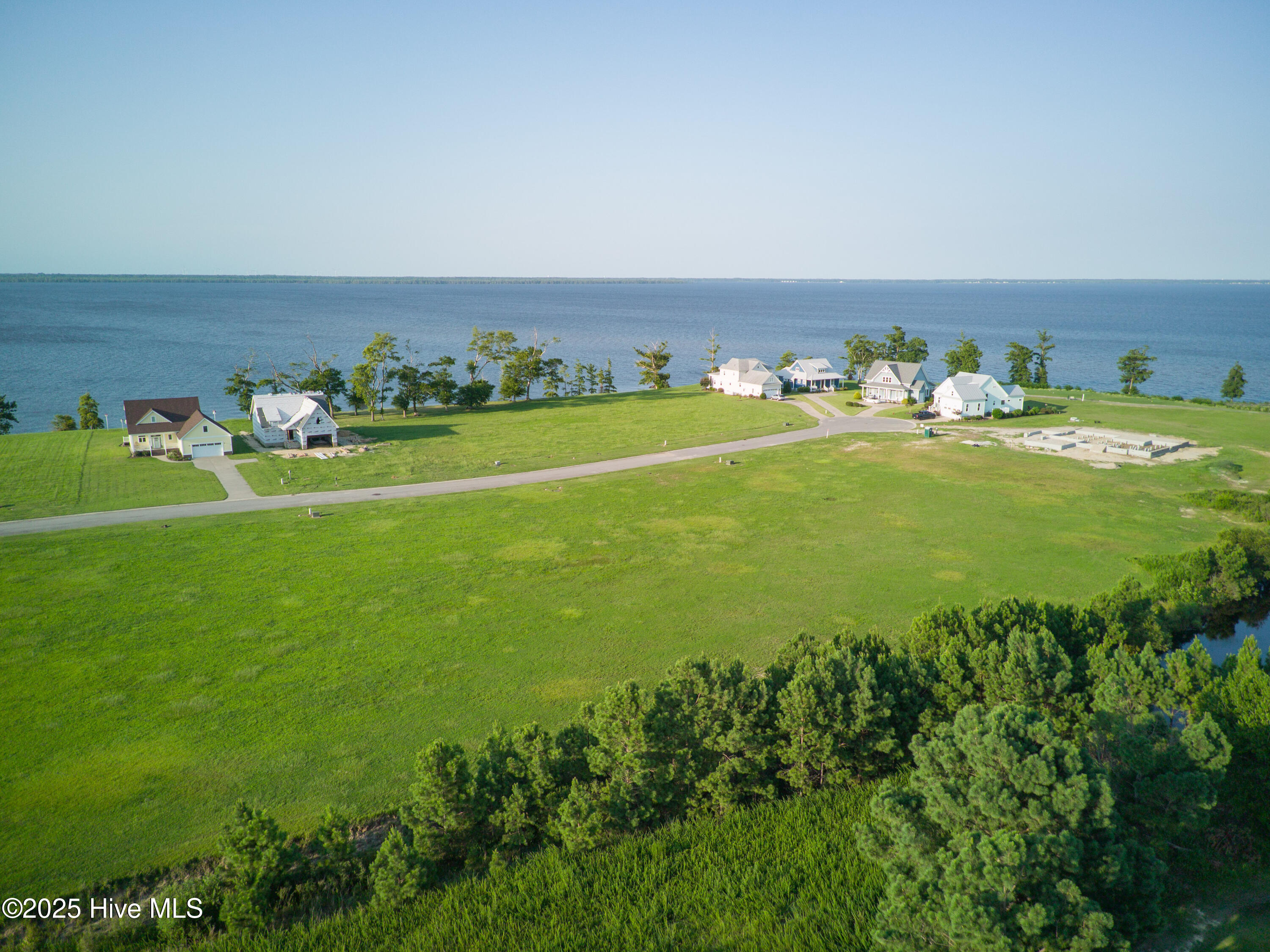 130 E Royal Way Property Photo 1