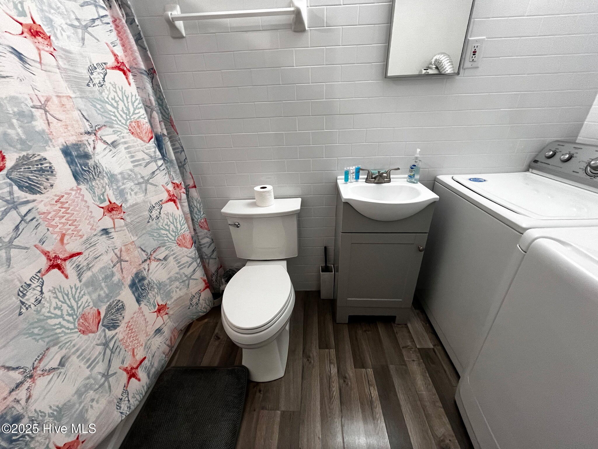 105 W Avalon Drive Property Photo 14