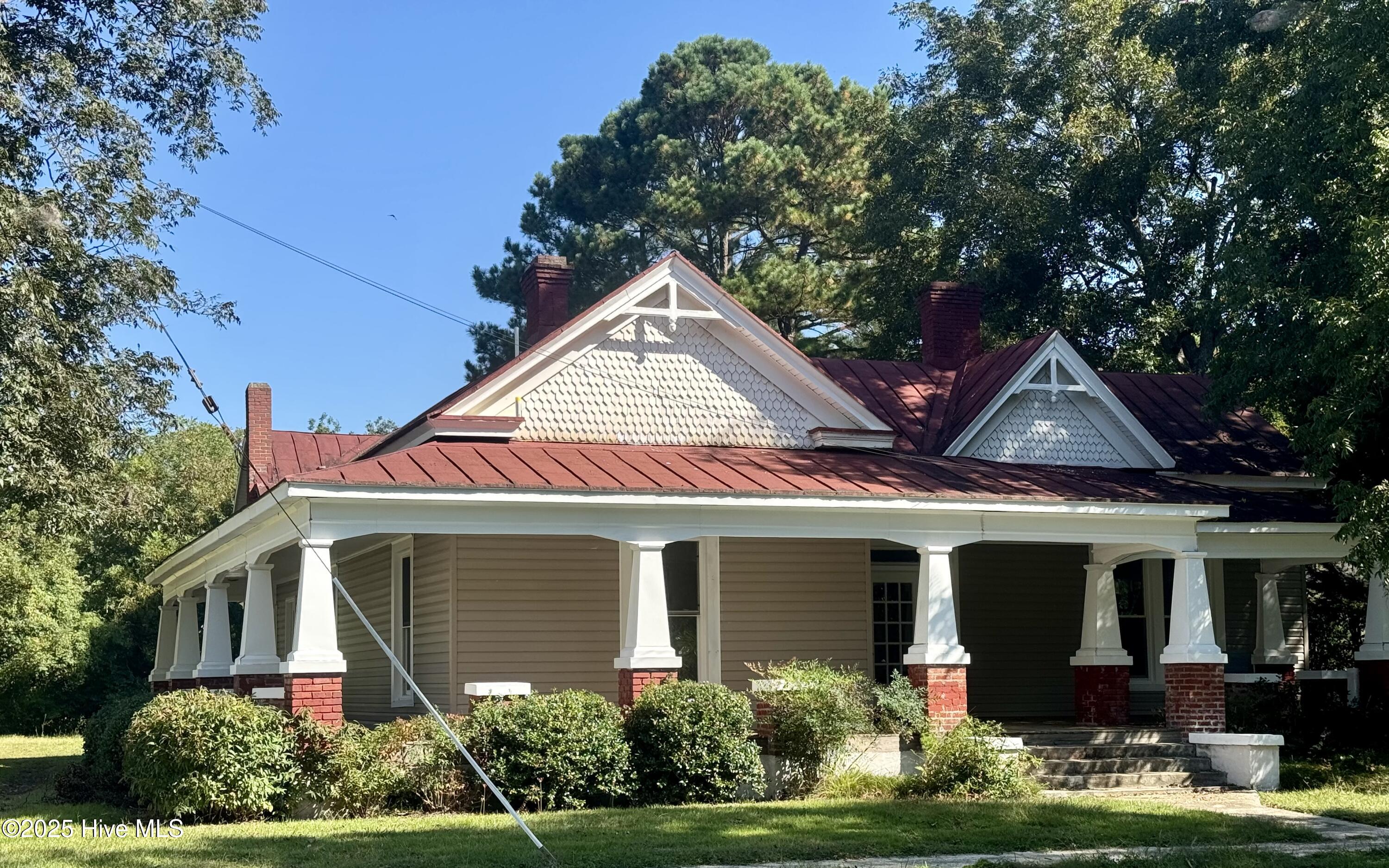 306 E Main Street Property Photo 1