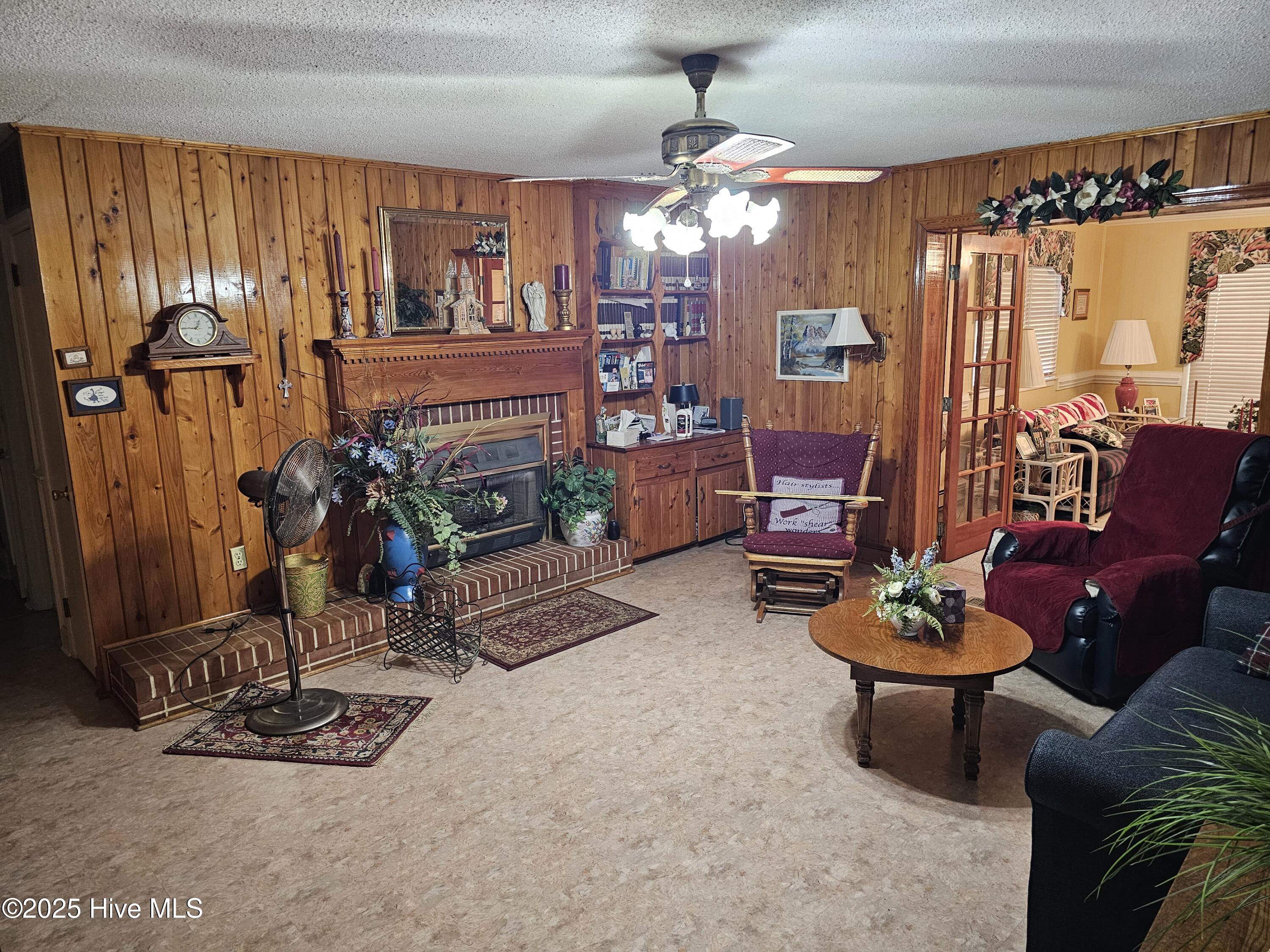 9506 Dunn Road Property Photo 7