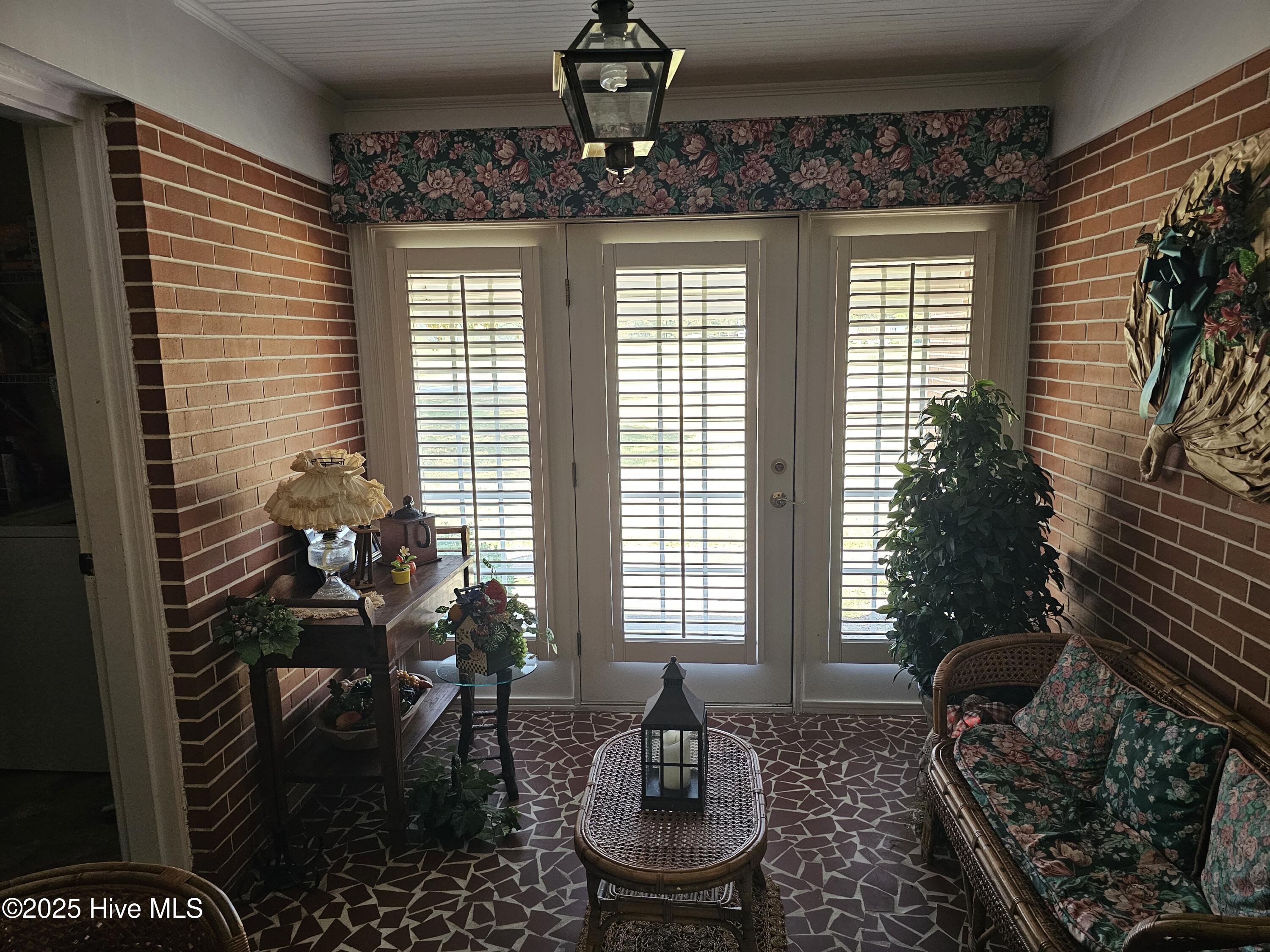 9506 Dunn Road Property Photo 9