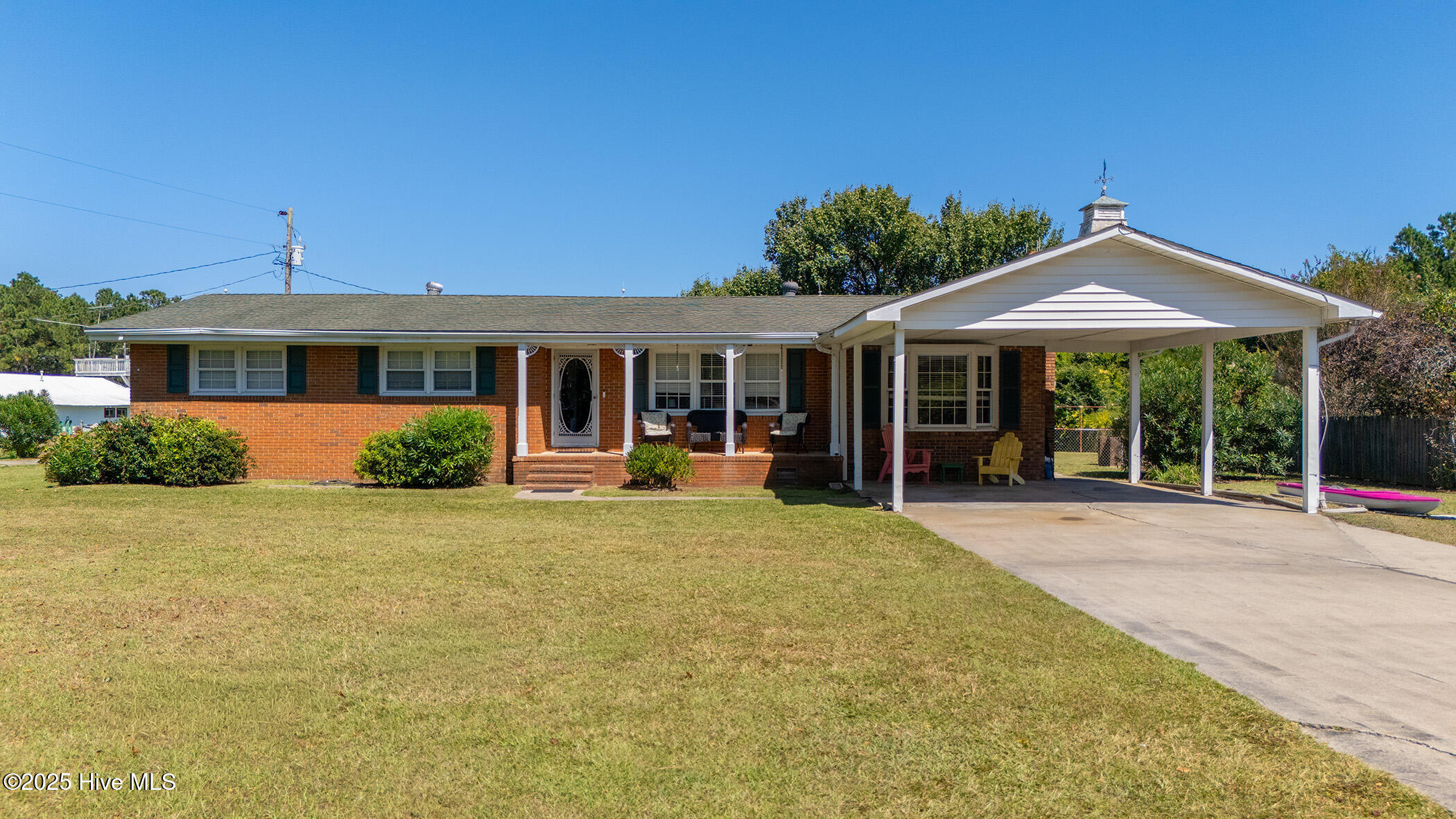 2596 Cedar Island Road Property Photo 1