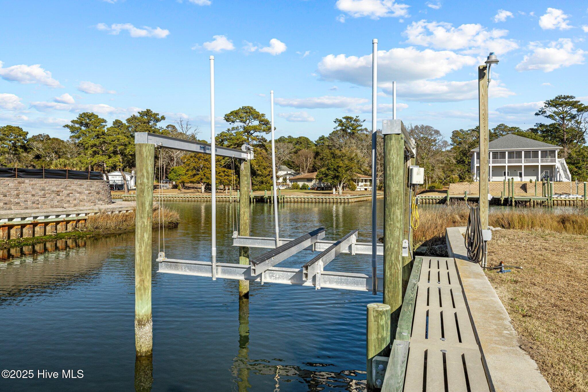 113 Cape Point Boulevard Property Photo 7