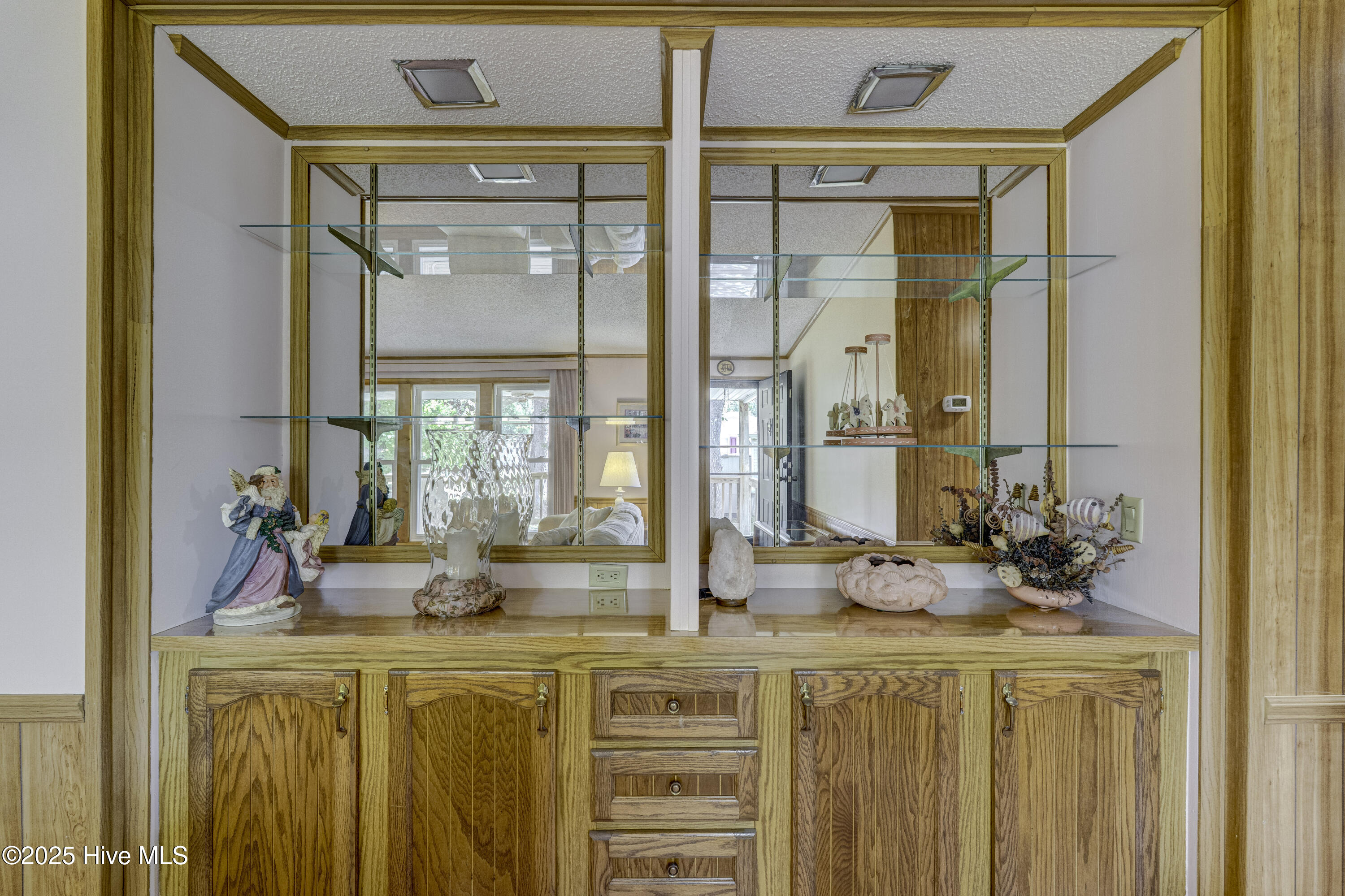 609 Outrigger Court Property Photo 8