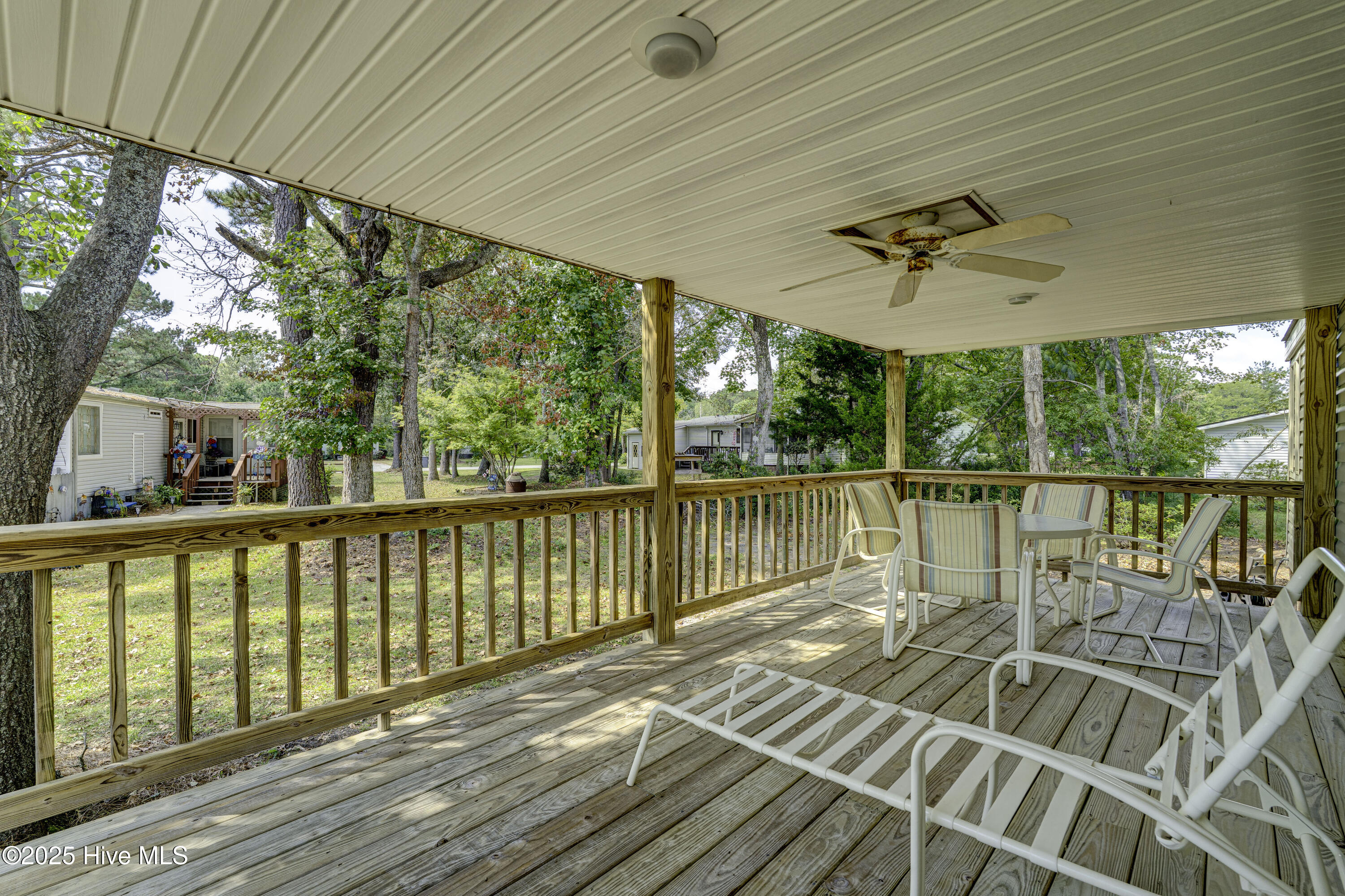 609 Outrigger Court Property Photo 32