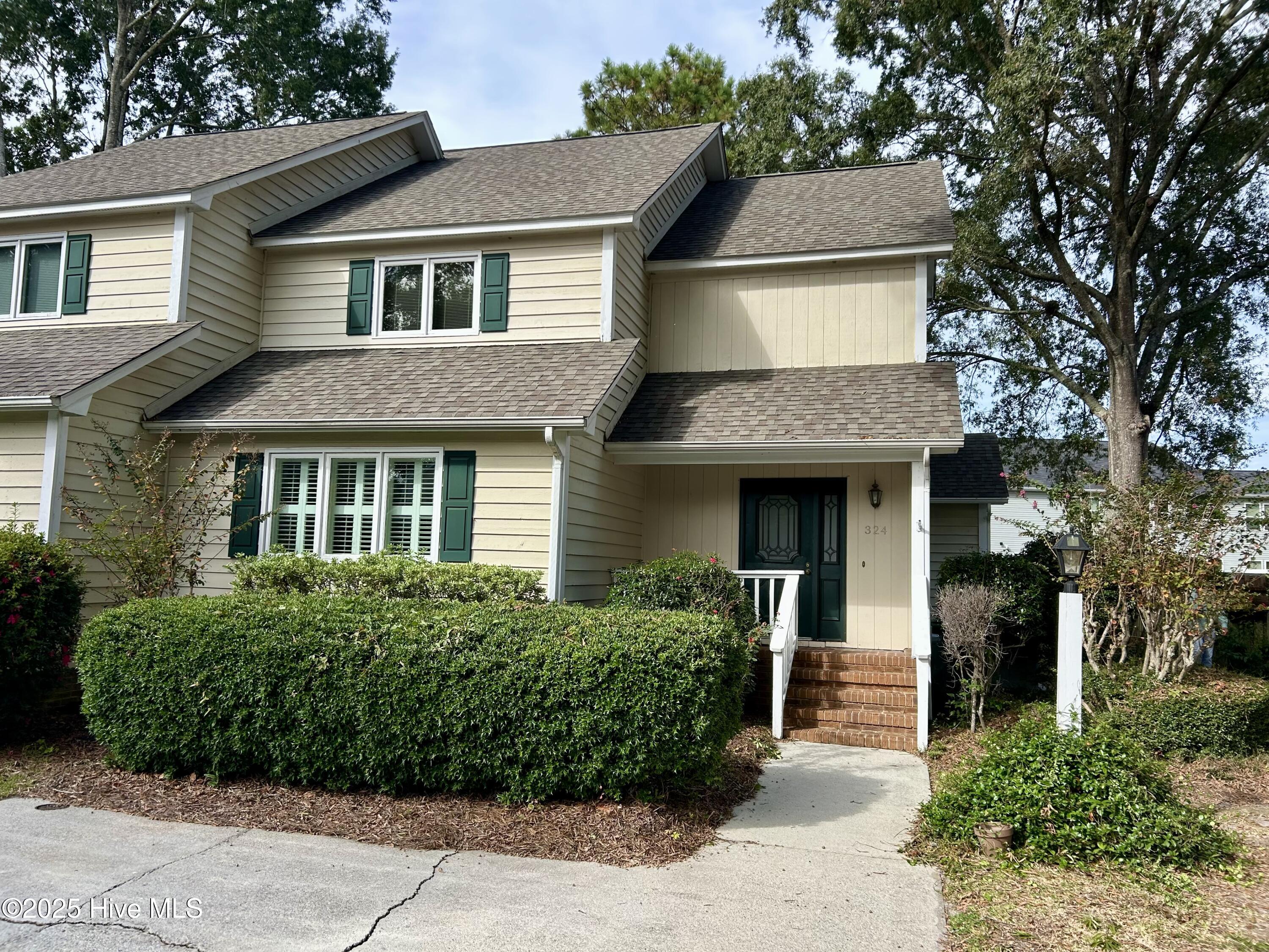 324 Wimbledon Court Property Photo 1