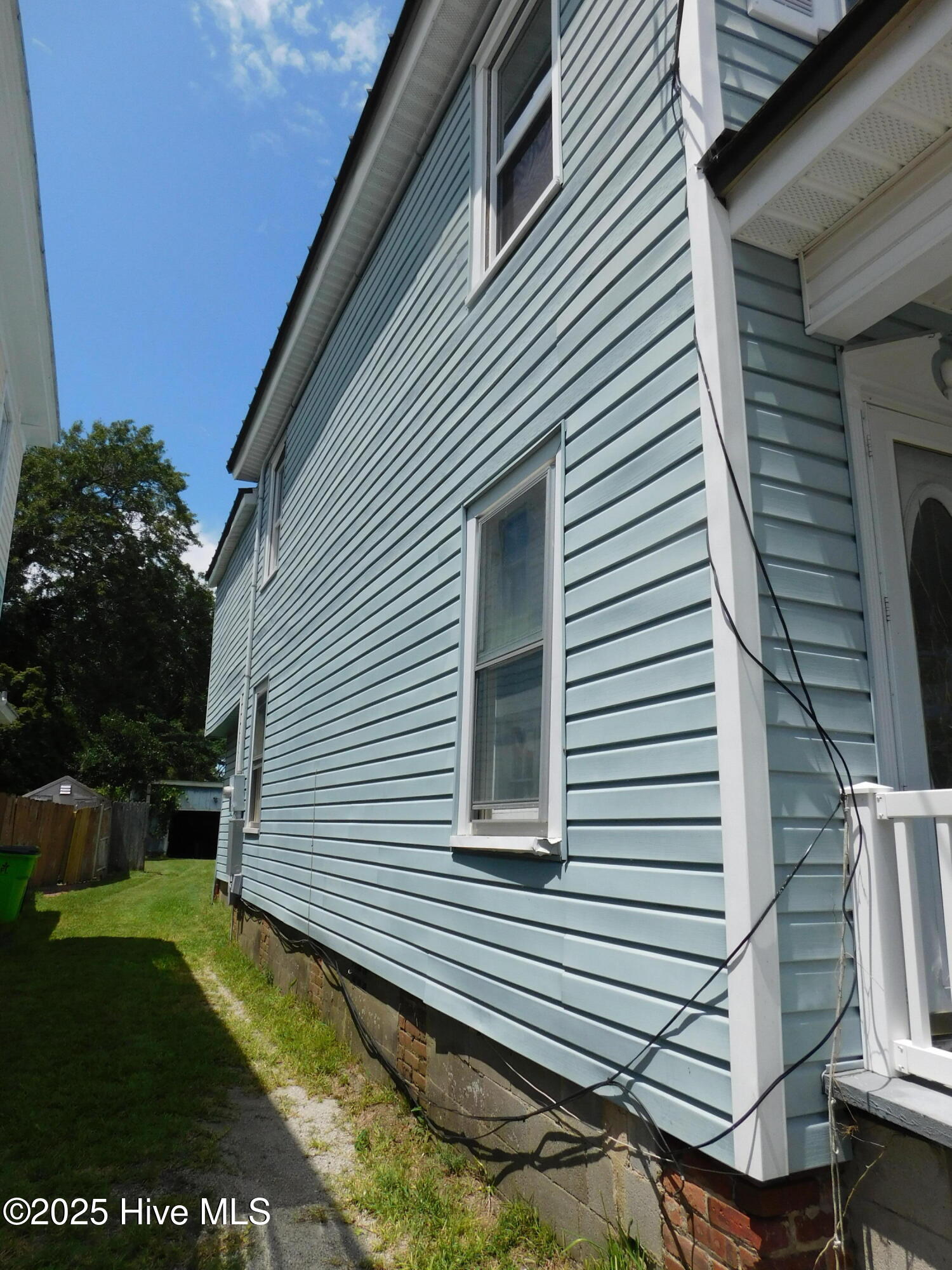 304 Avenue A Property Photo 8