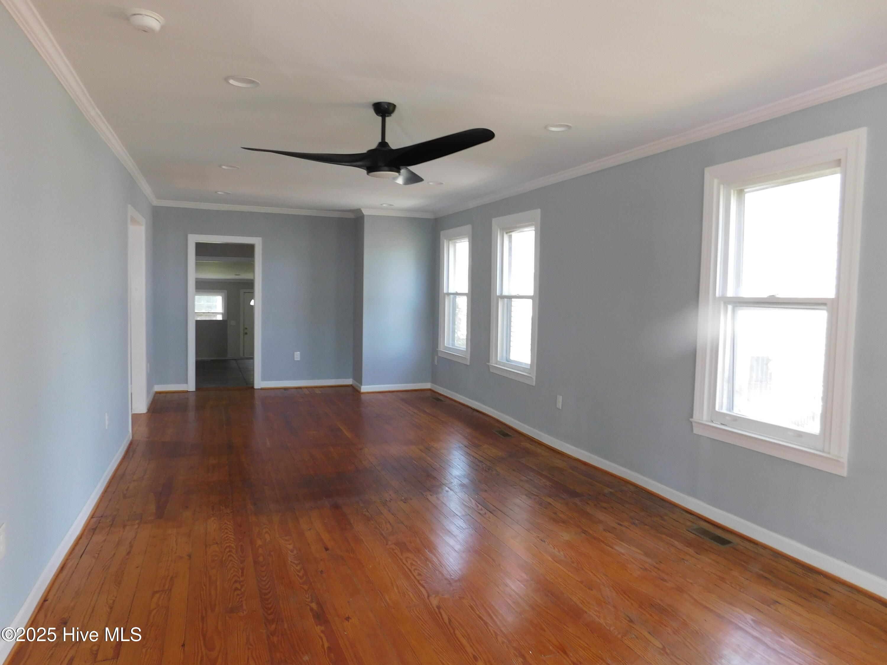304 Avenue A Property Photo 9