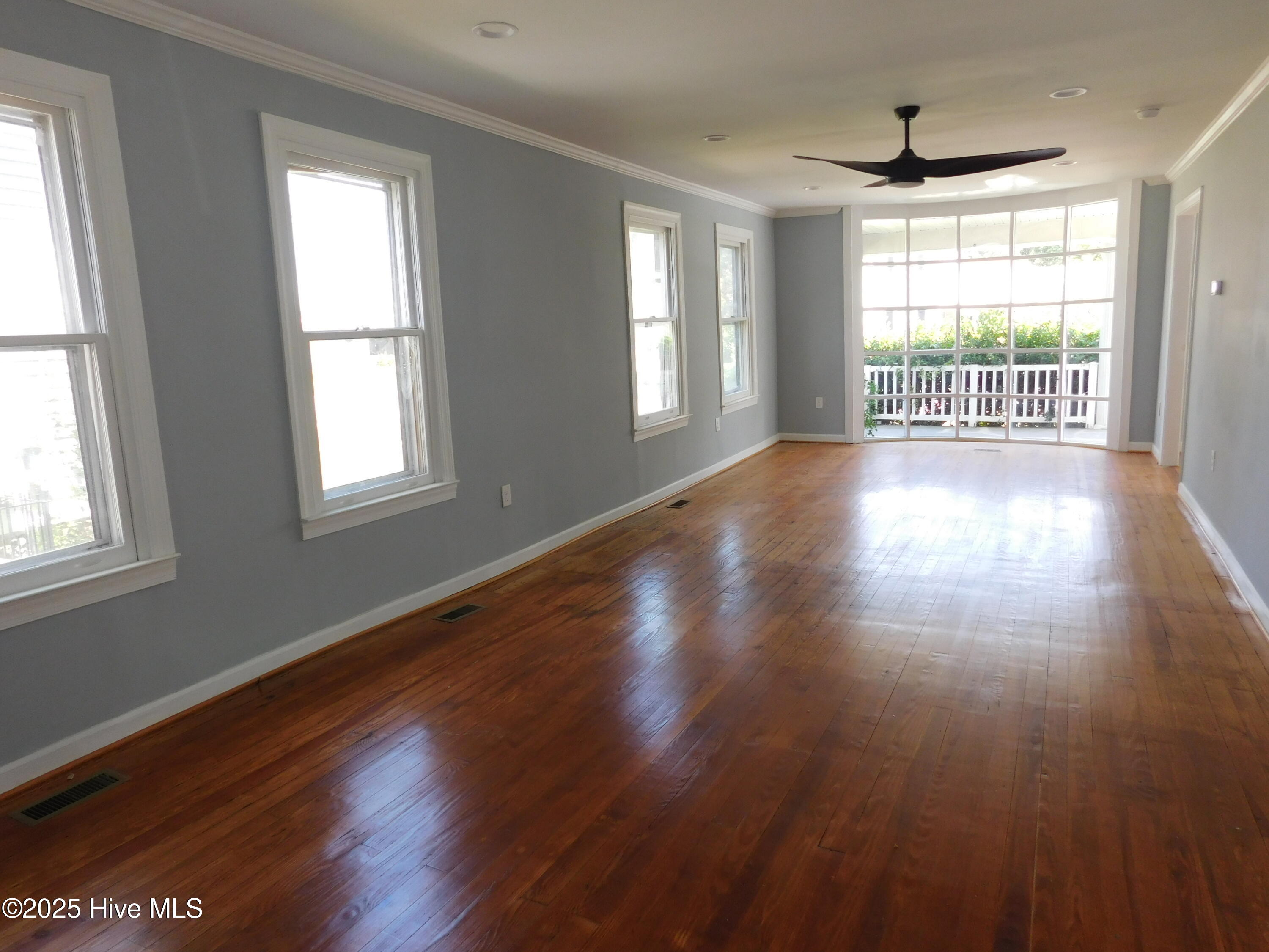 304 Avenue A Property Photo 25