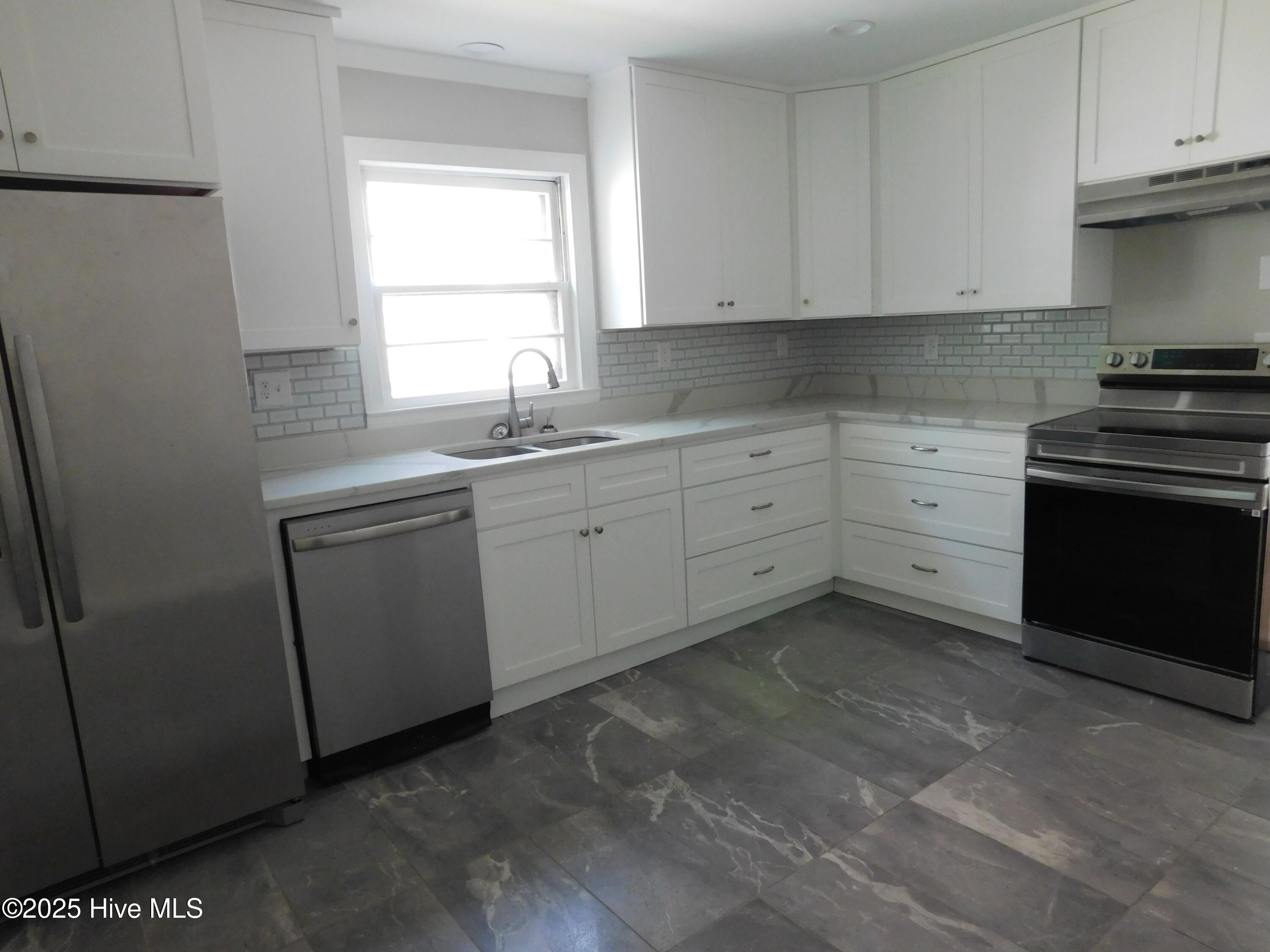 304 Avenue A Property Photo 27
