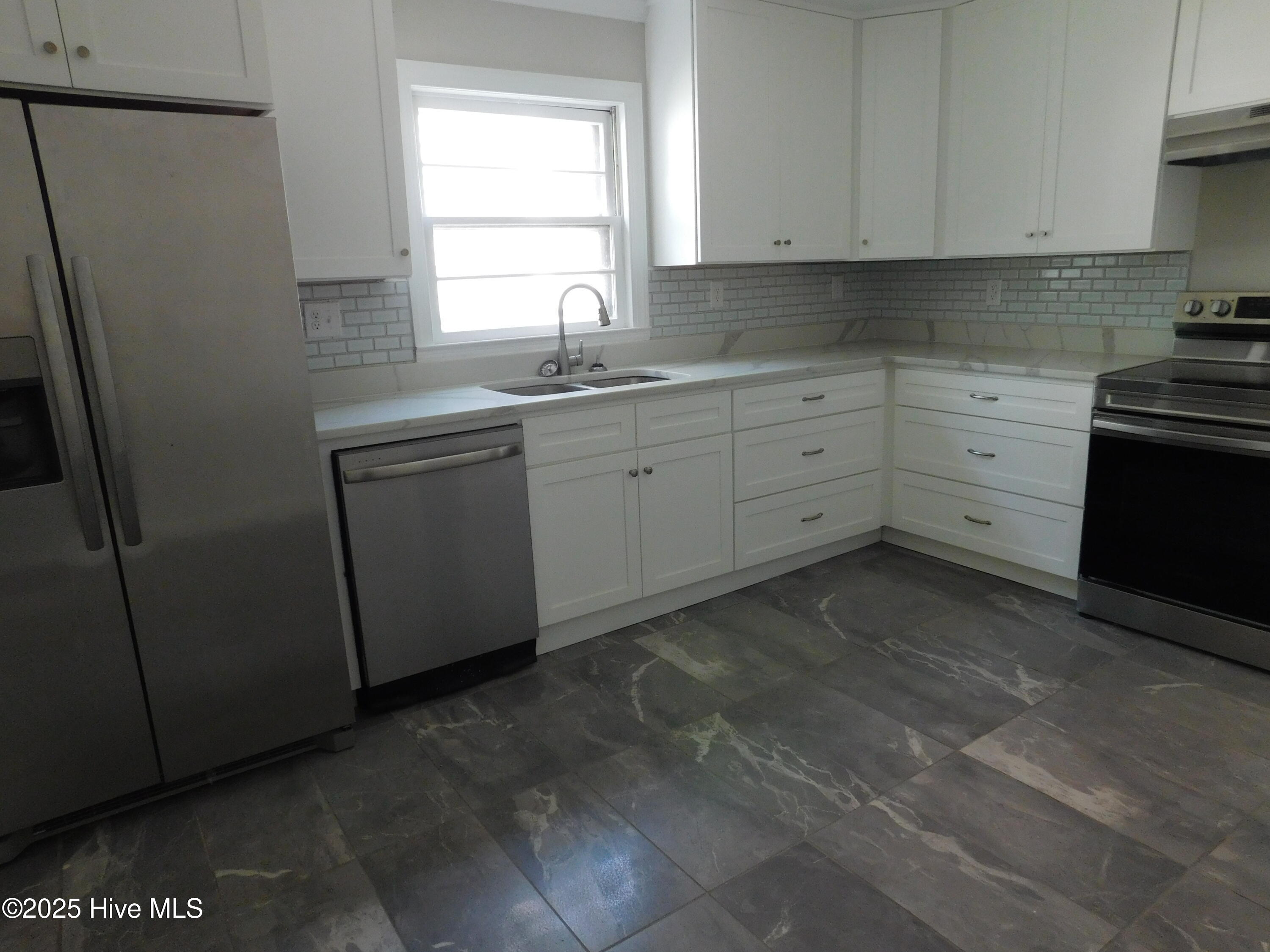 304 Avenue A Property Photo 28