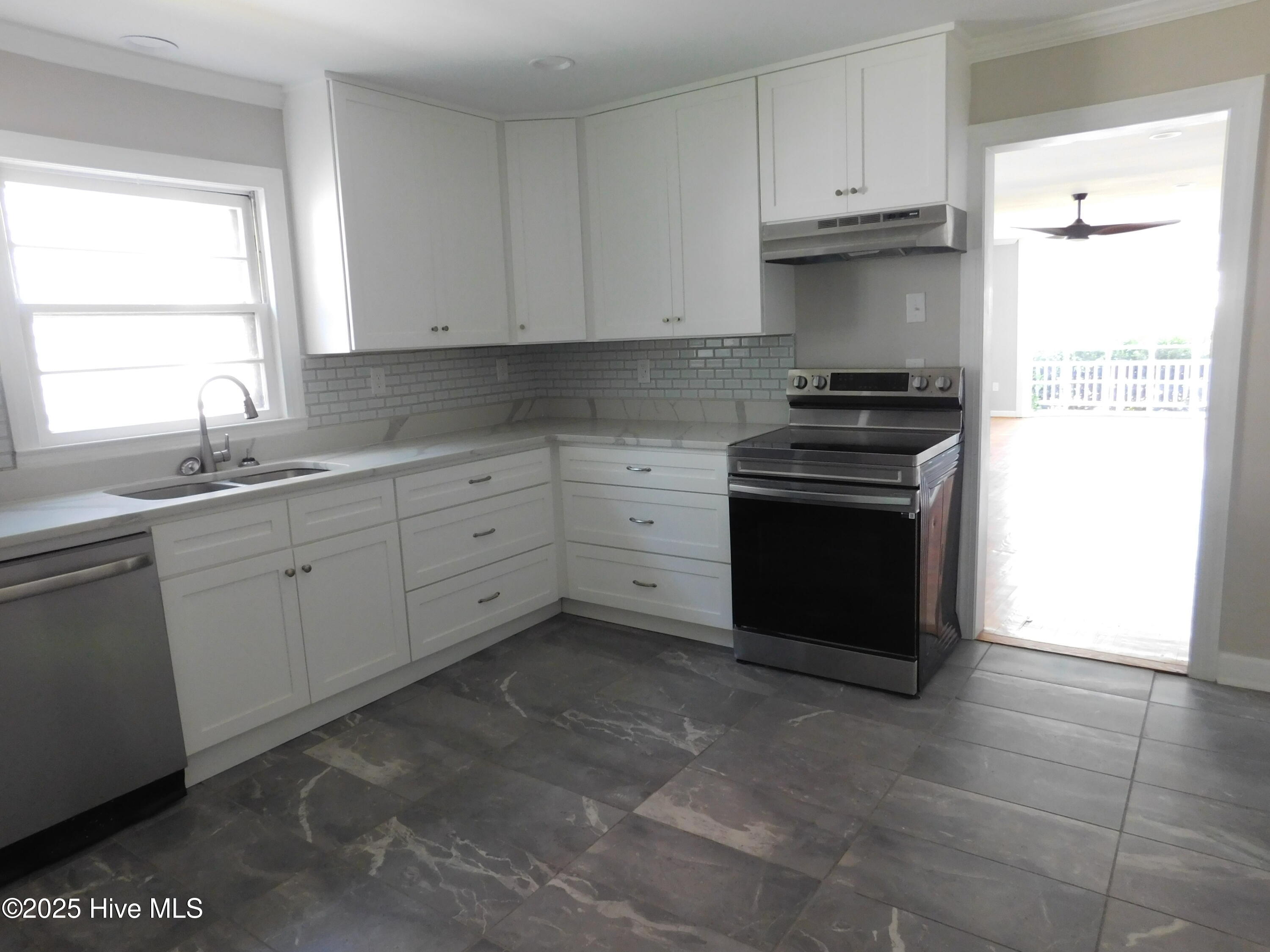 304 Avenue A Property Photo 30