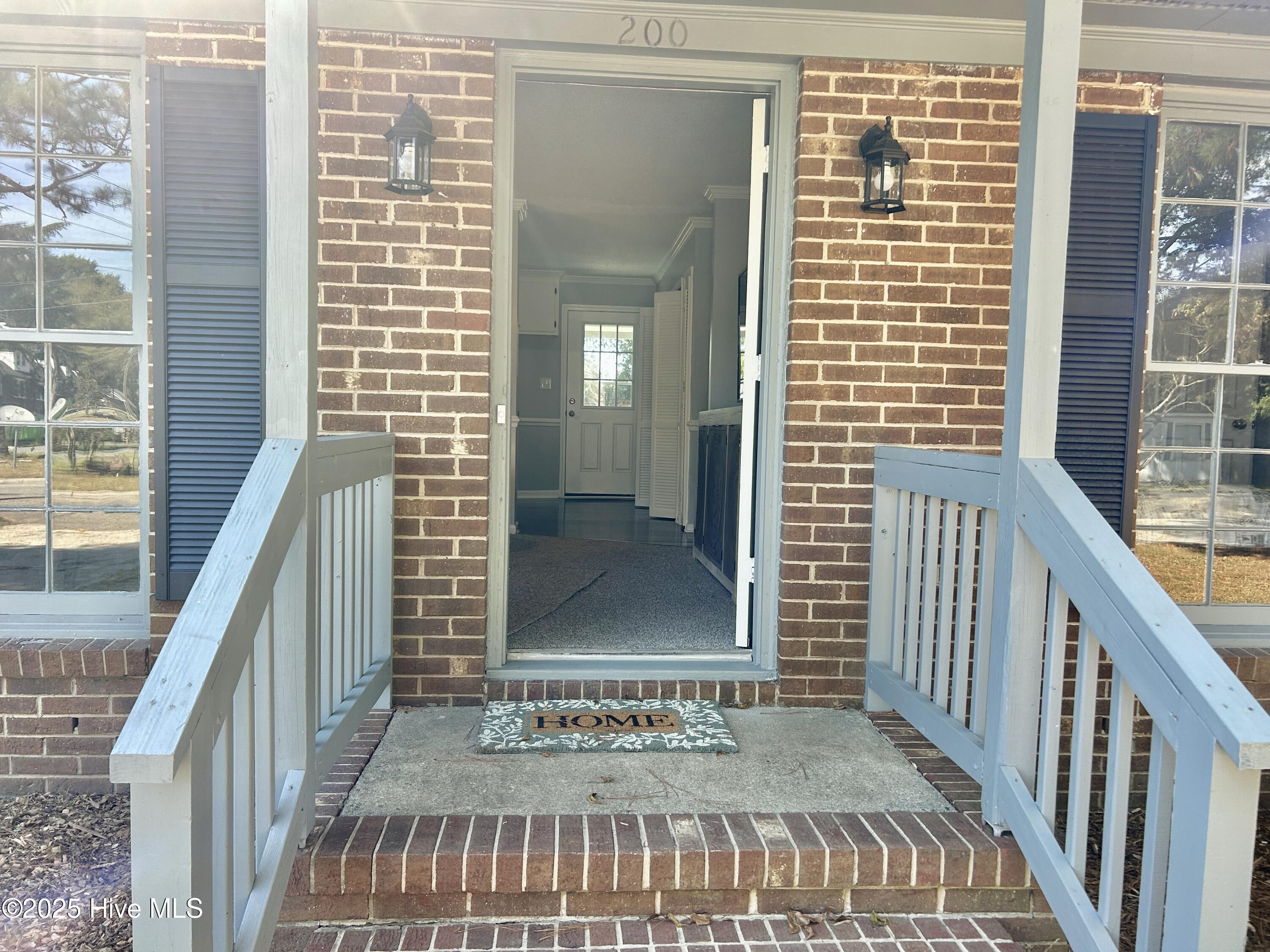 200 W 5th Street Property Photo 1