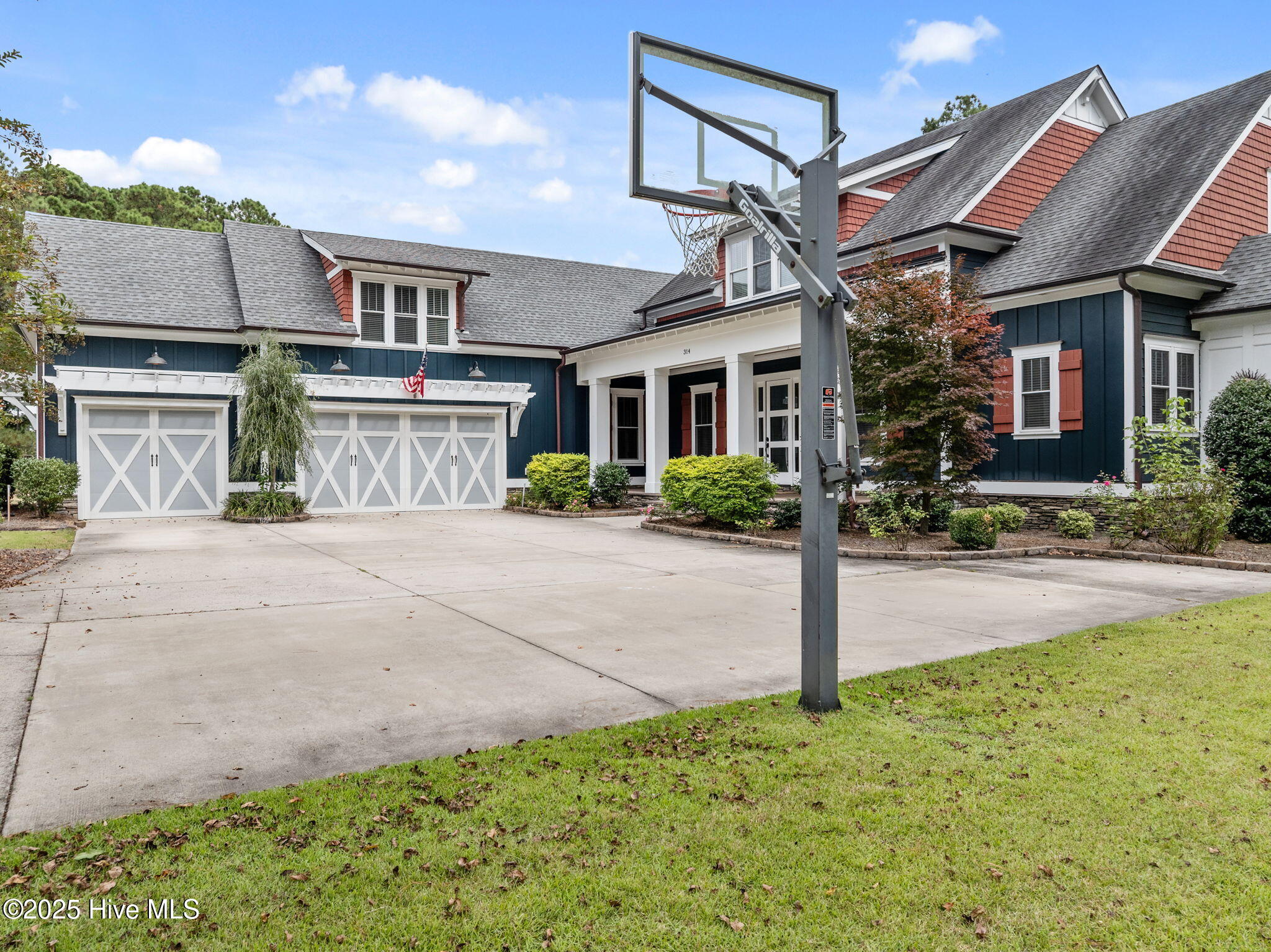 314 E Rolling Meadows Road Property Photo 6
