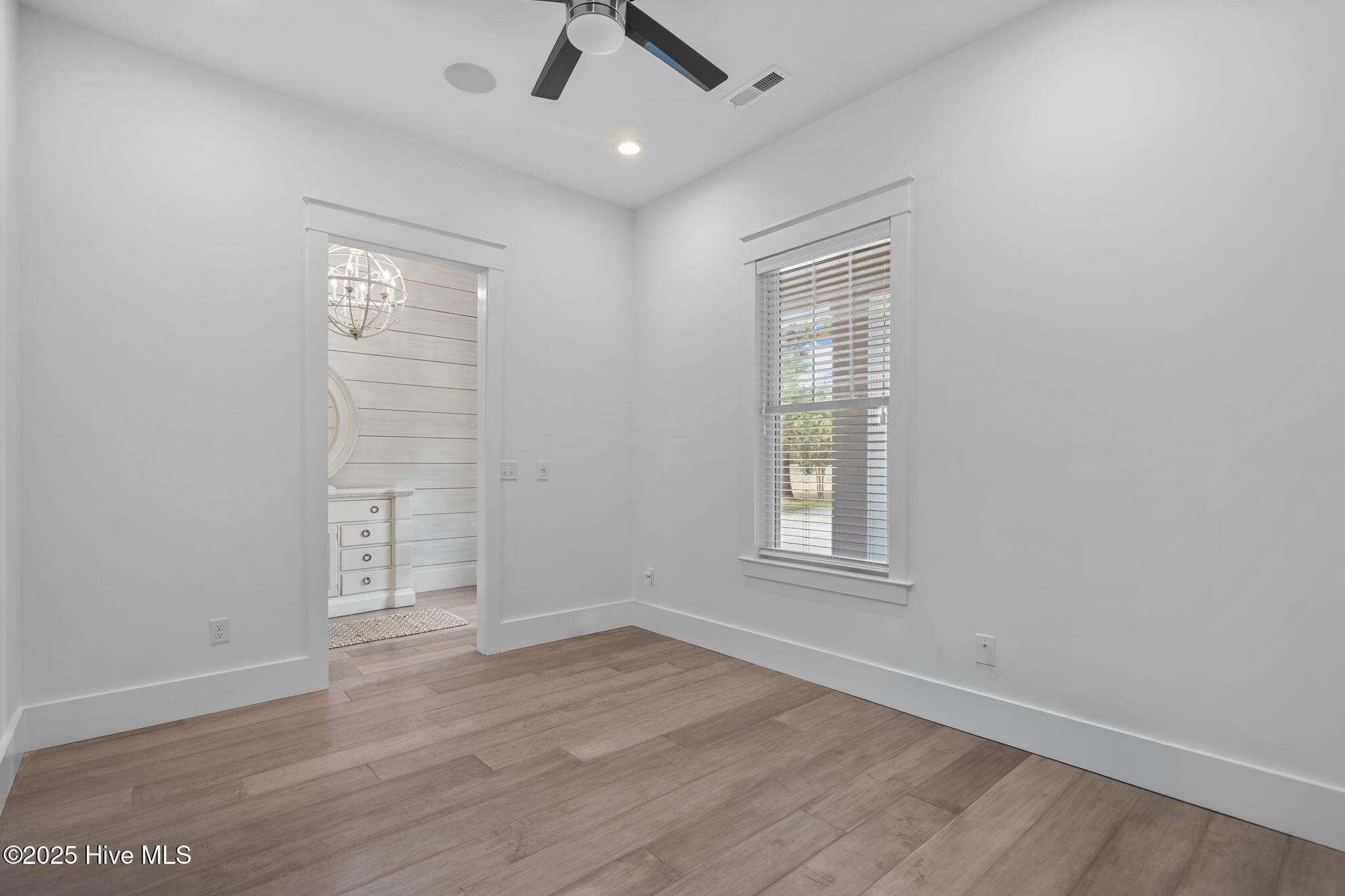 314 E Rolling Meadows Road Property Photo 42