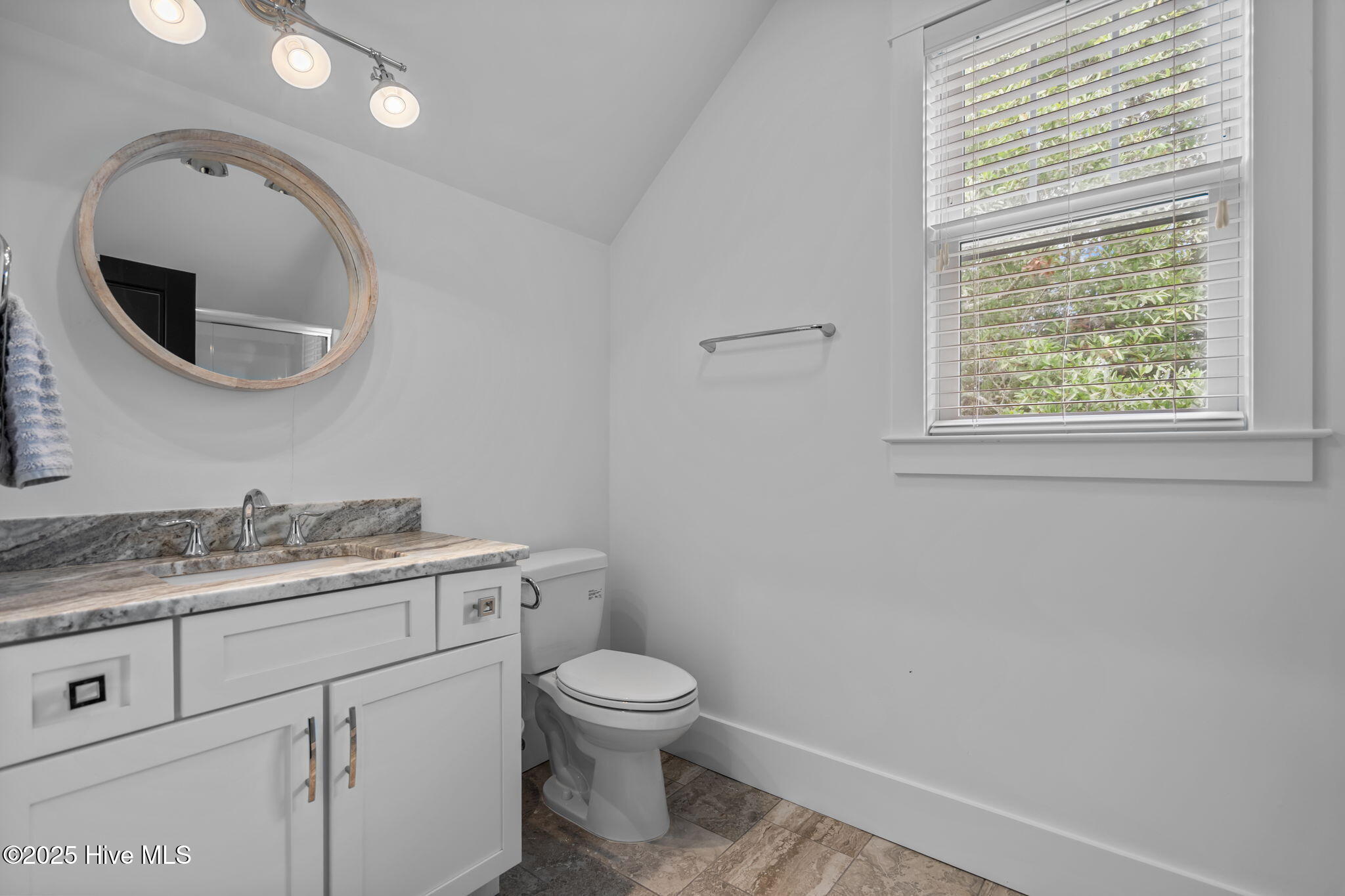 314 E Rolling Meadows Road Property Photo 48