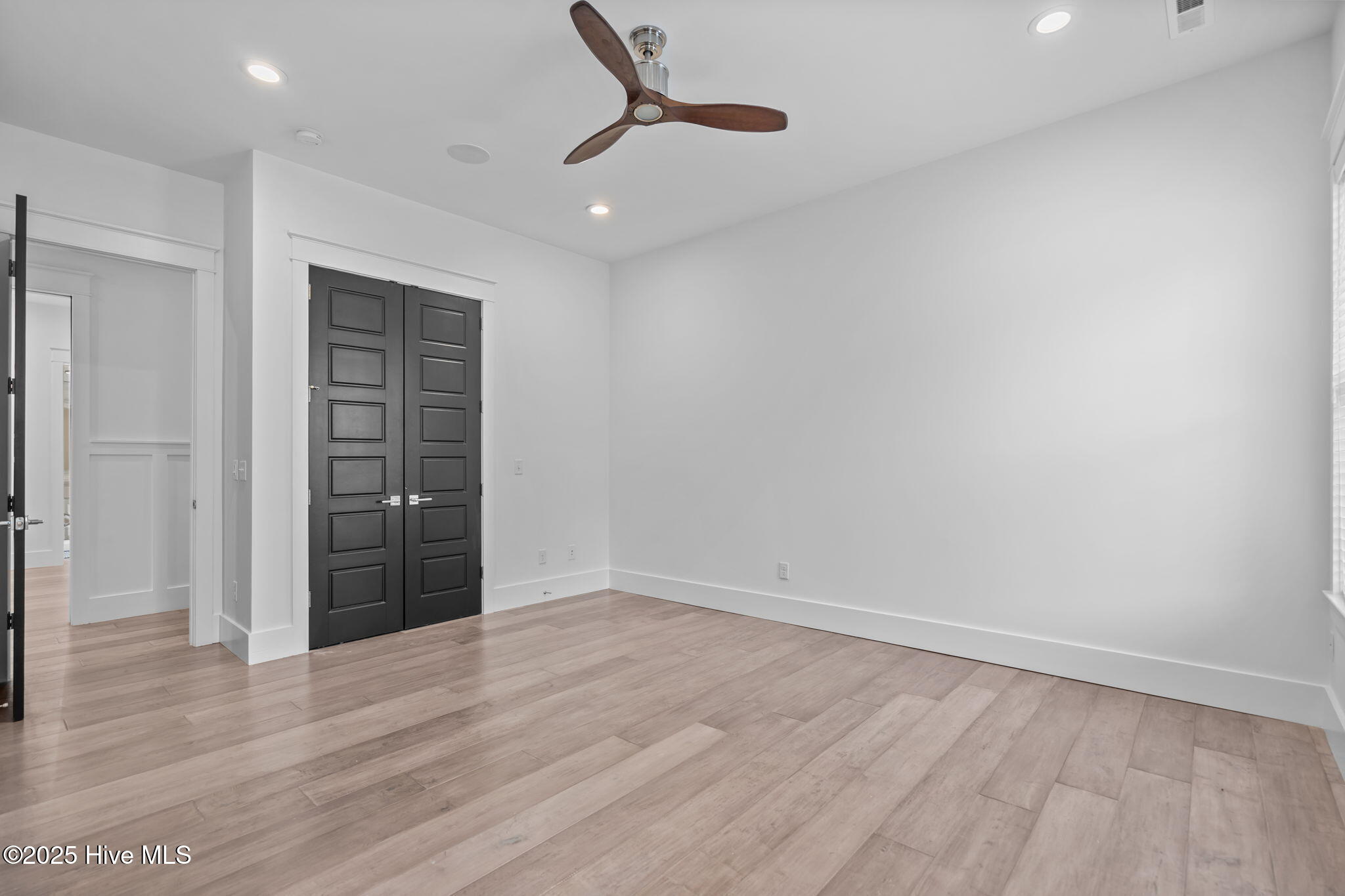 314 E Rolling Meadows Road Property Photo 51