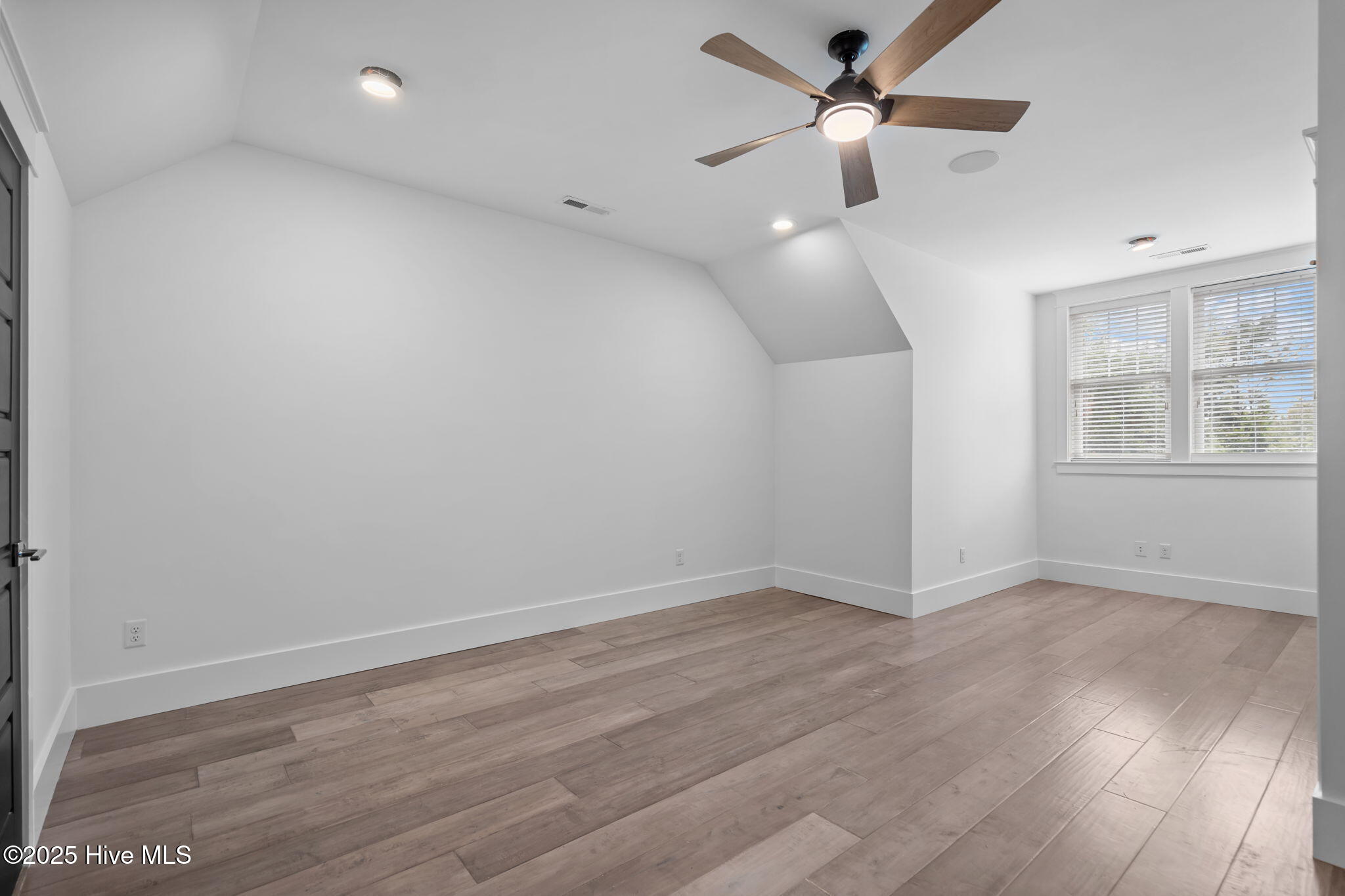 314 E Rolling Meadows Road Property Photo 56