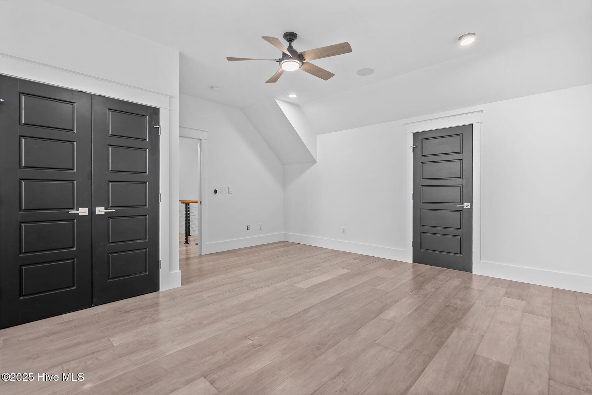314 E Rolling Meadows Road Property Photo 58