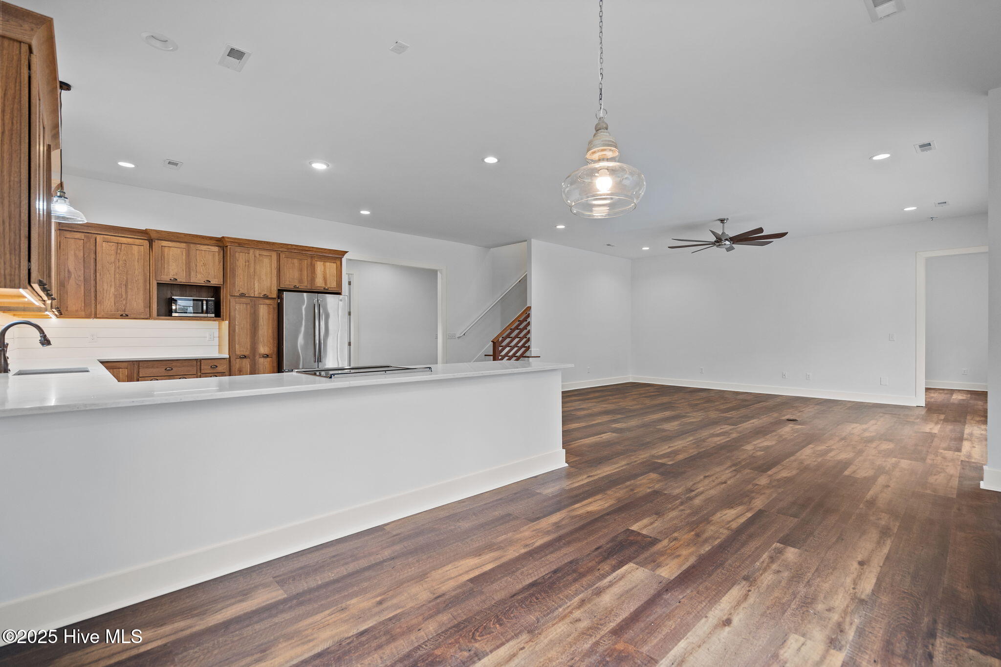314 E Rolling Meadows Road Property Photo 107
