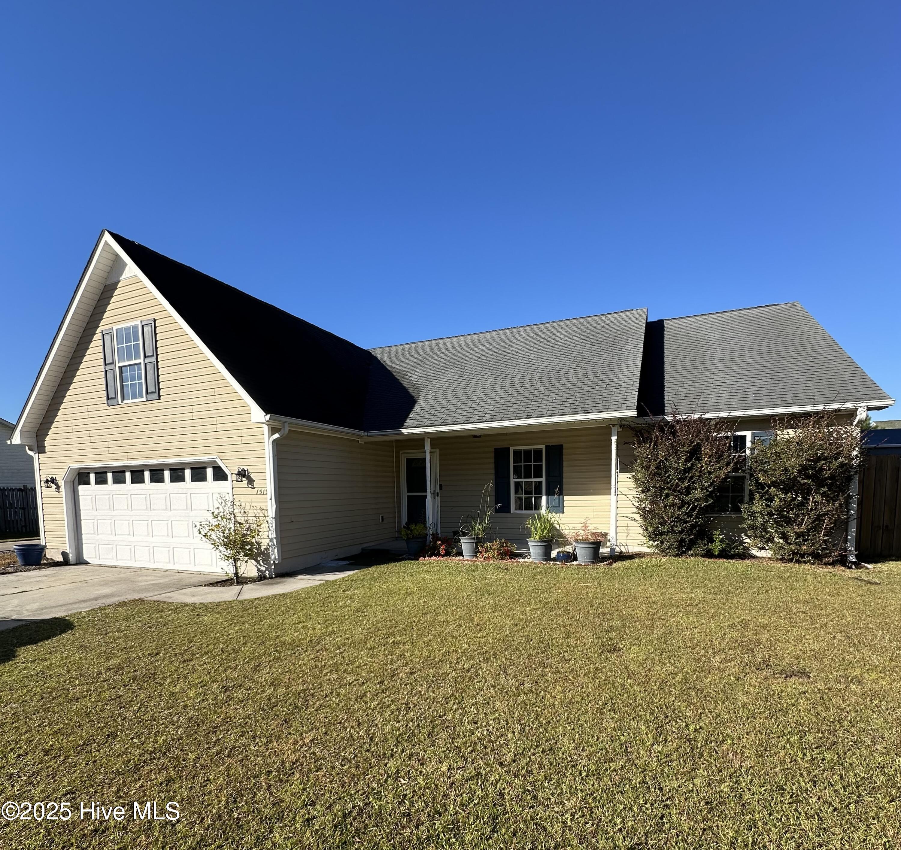 1513 Mesquite Court Property Photo 1