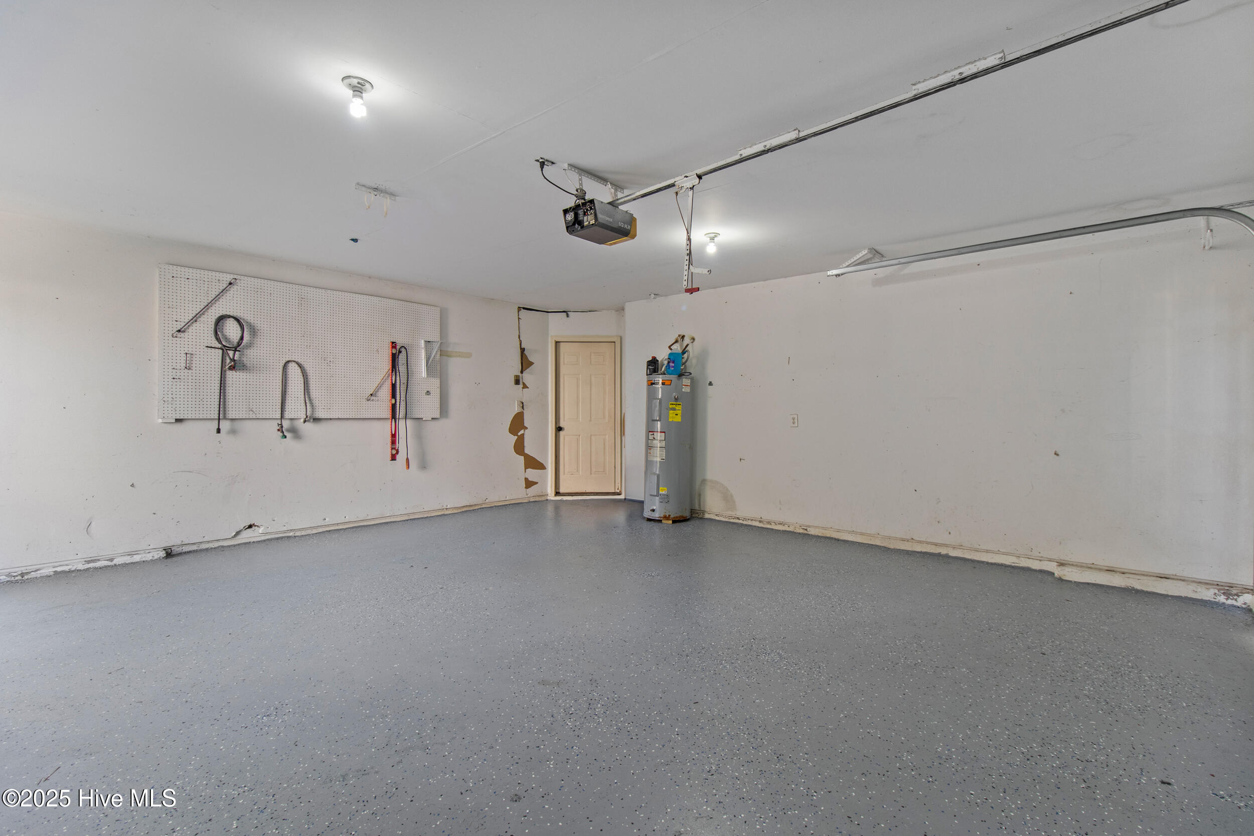 640 Windsor Drive Property Photo 1