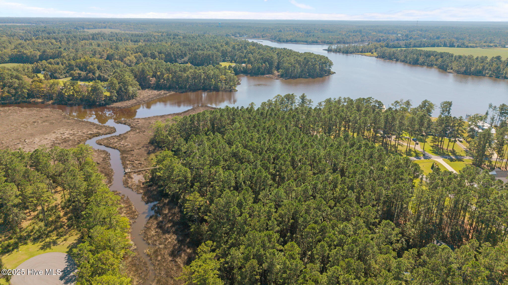 105 Sumter Court Property Photo 3