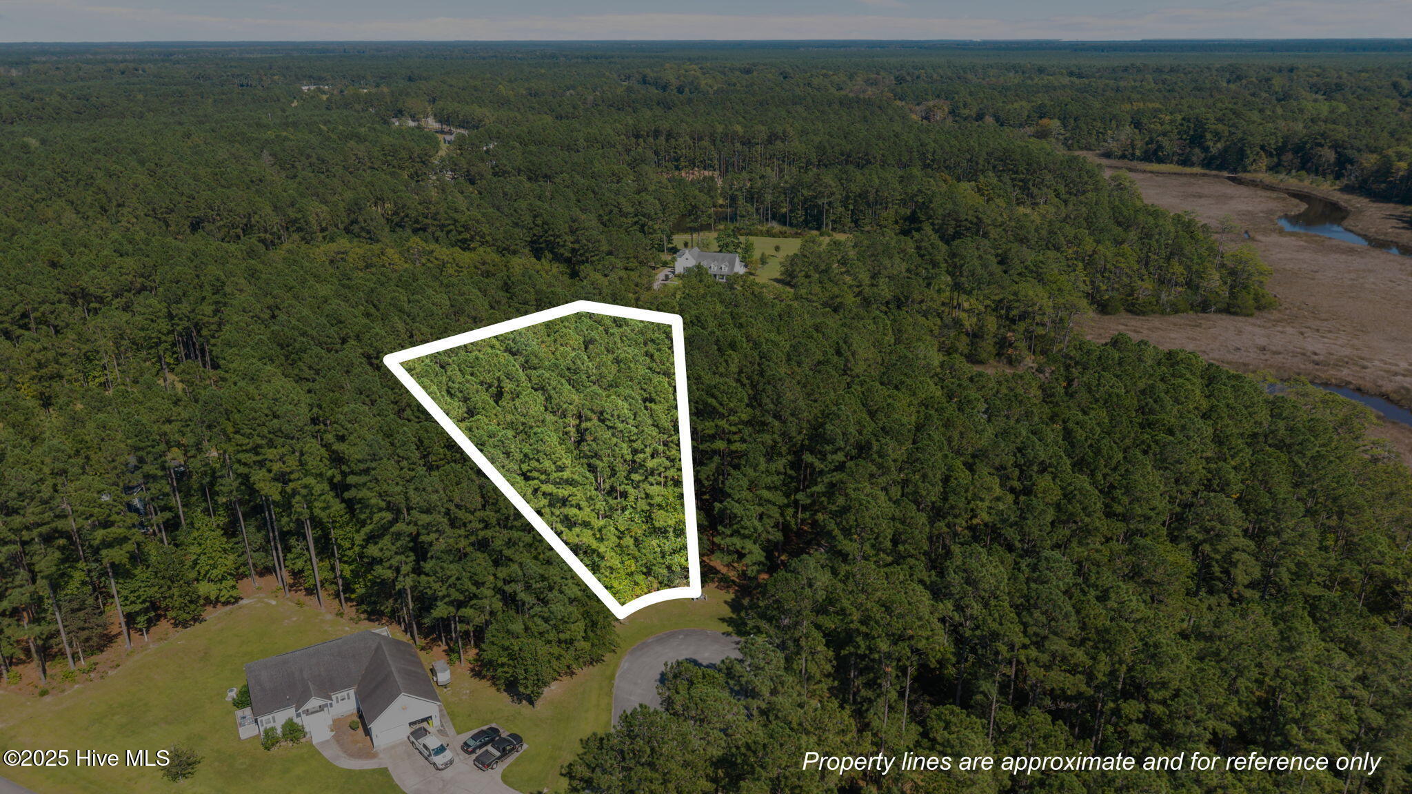 105 Sumter Court Property Photo 2
