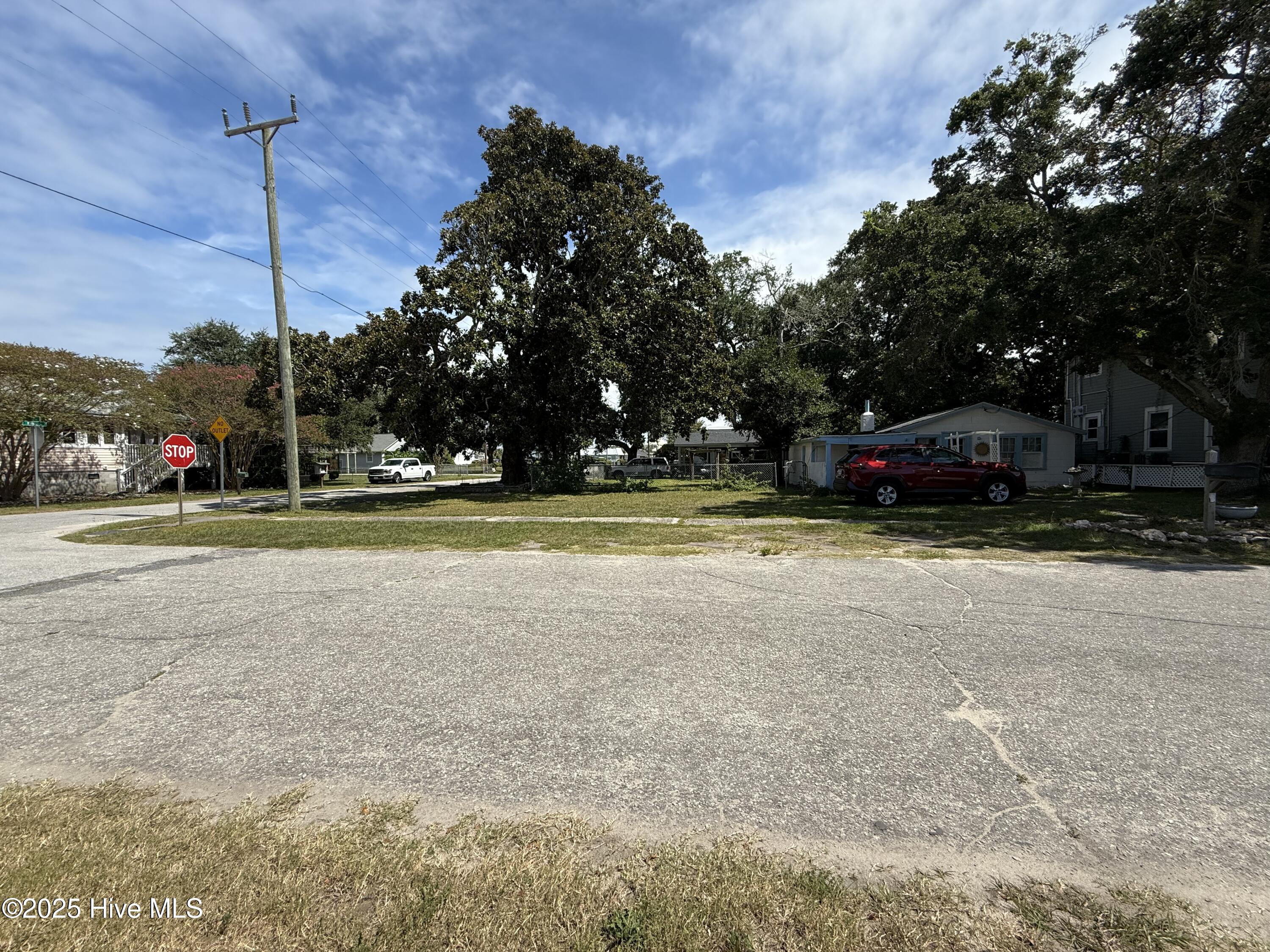 404 N Third Street Property Photo 8
