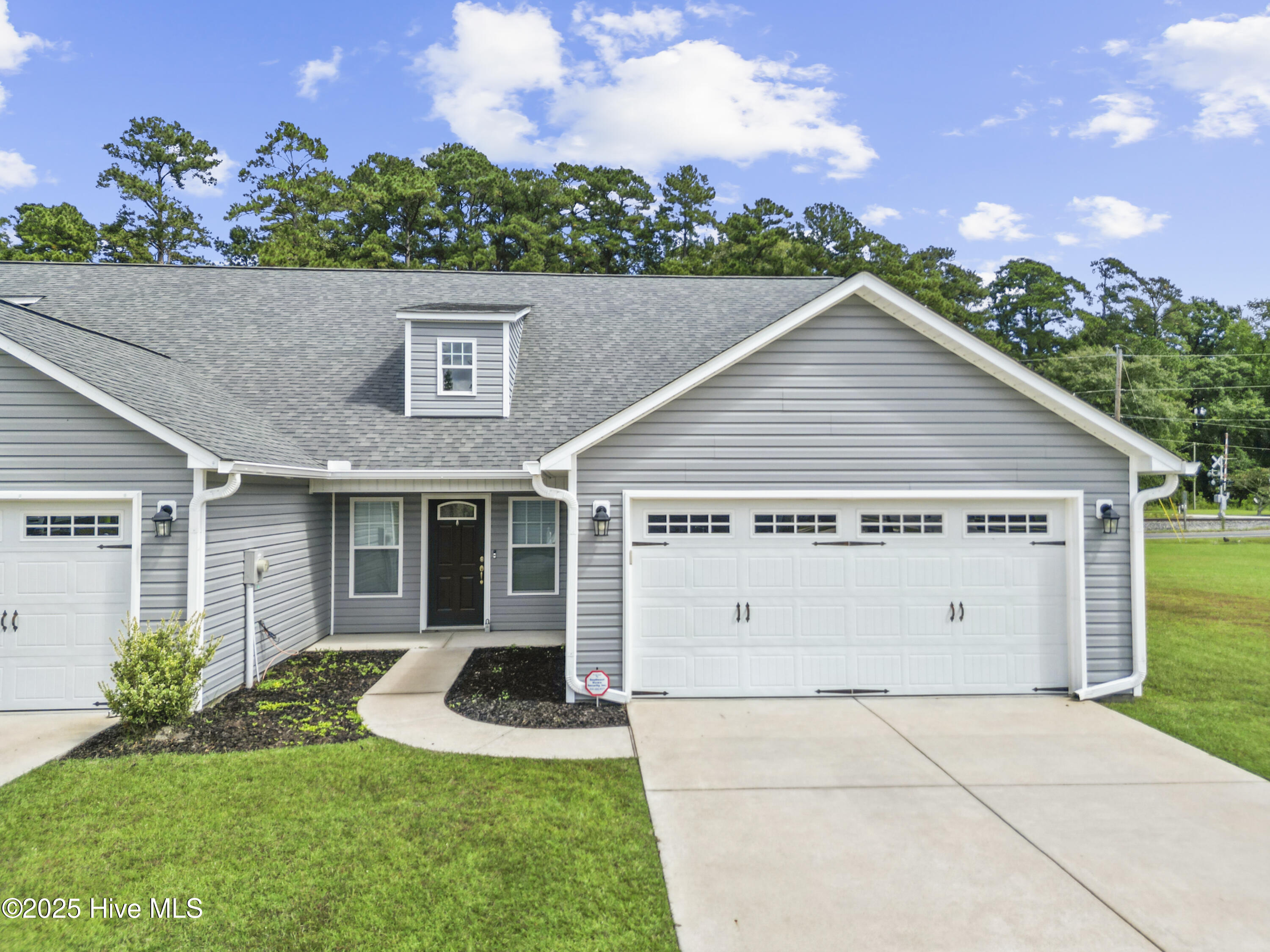 118 Catfish Court Property Photo 1