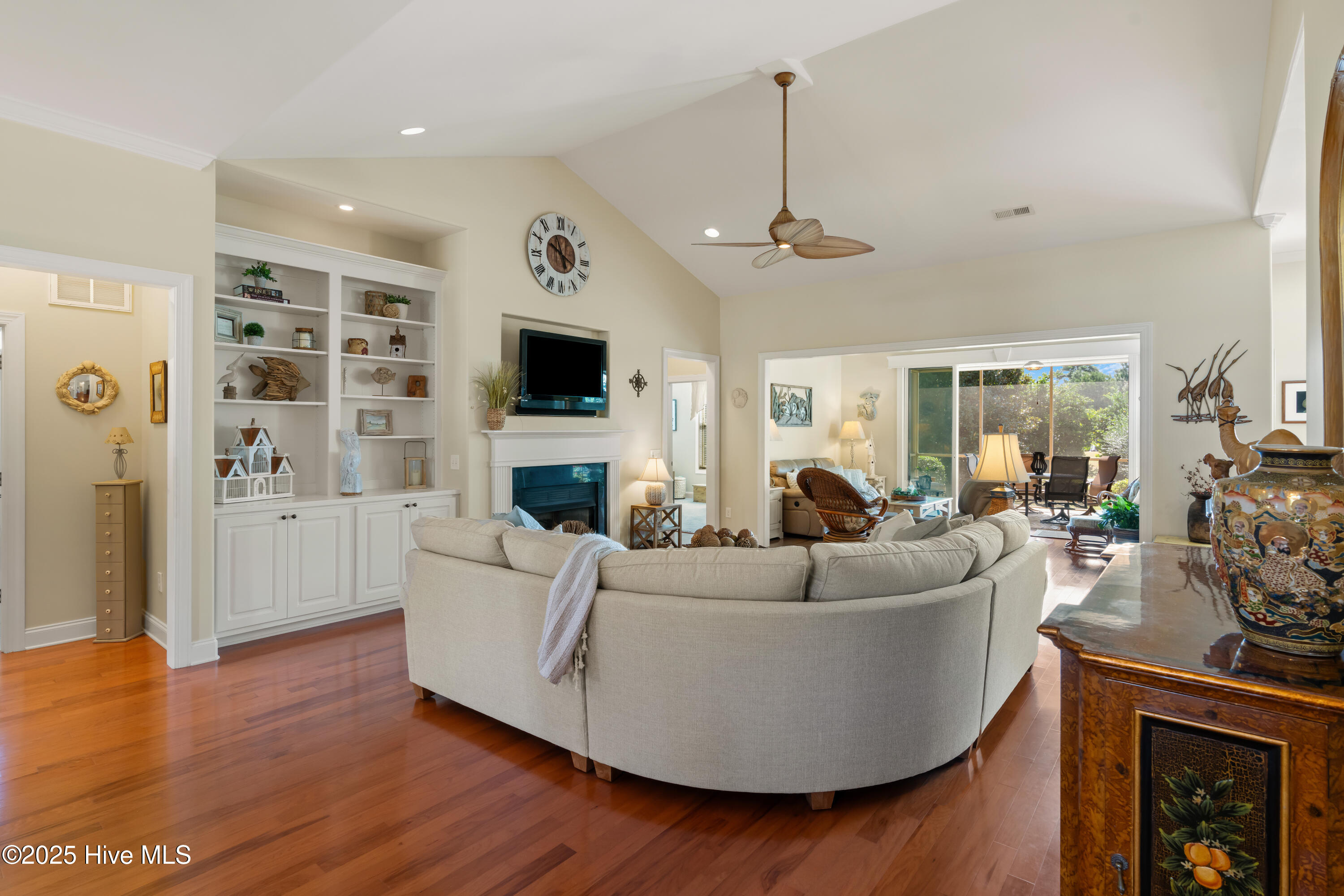 2289 Compass Pointe South Wynd Property Photo 5