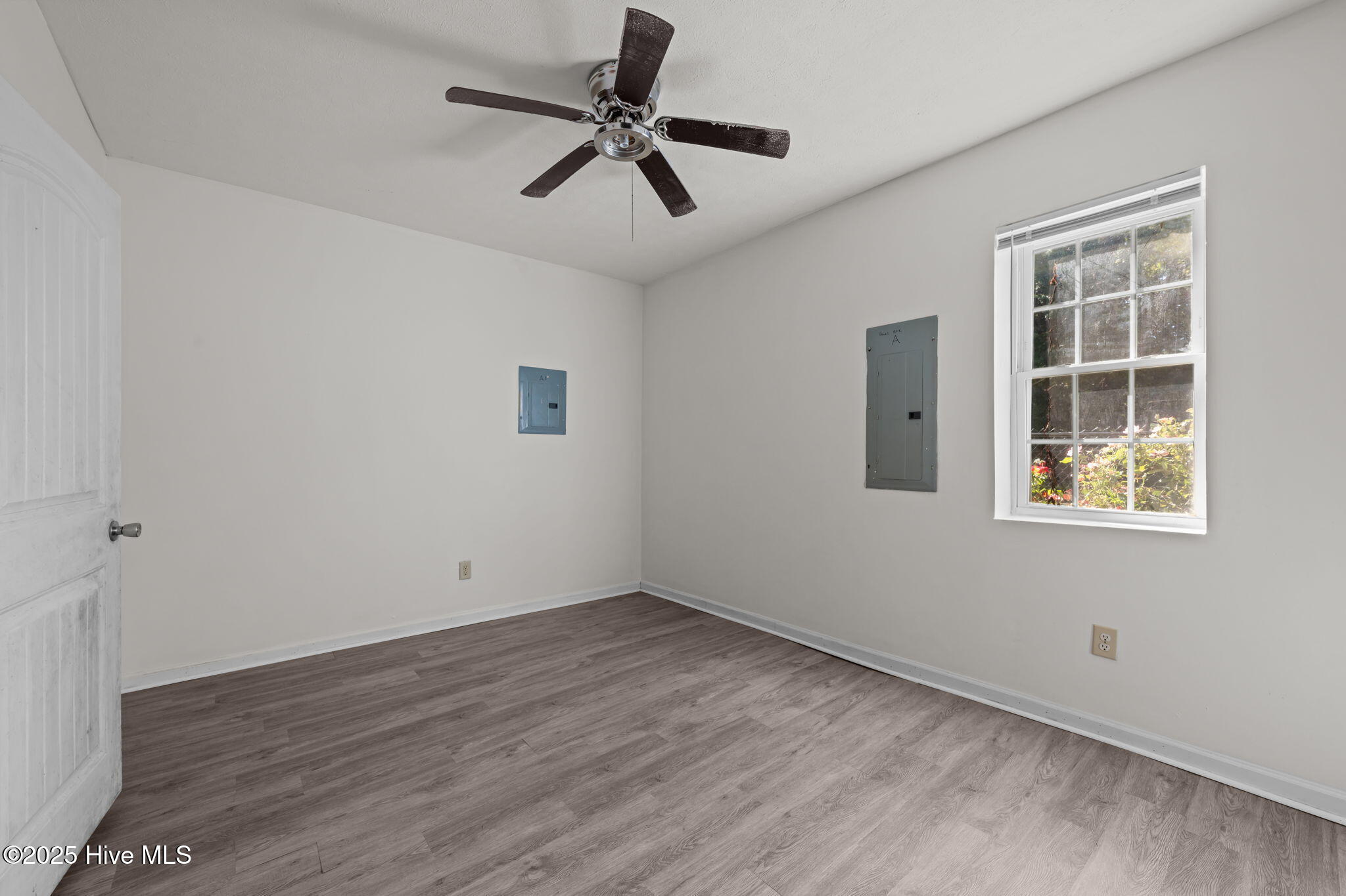 700 2nd Avenue Property Photo 9