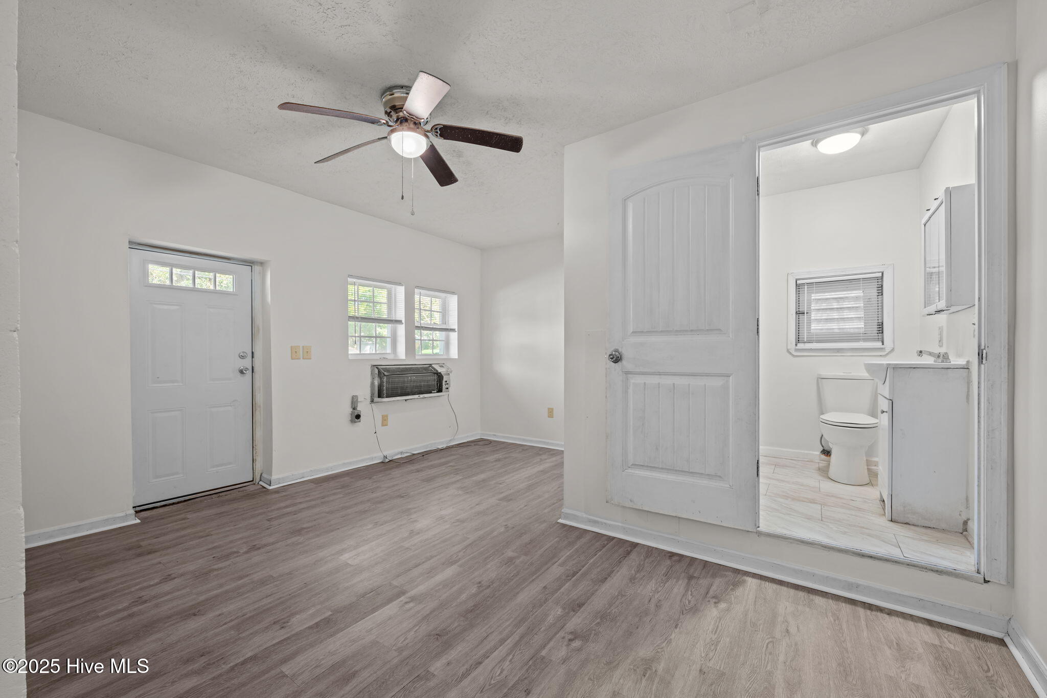 700 2nd Avenue Property Photo 17