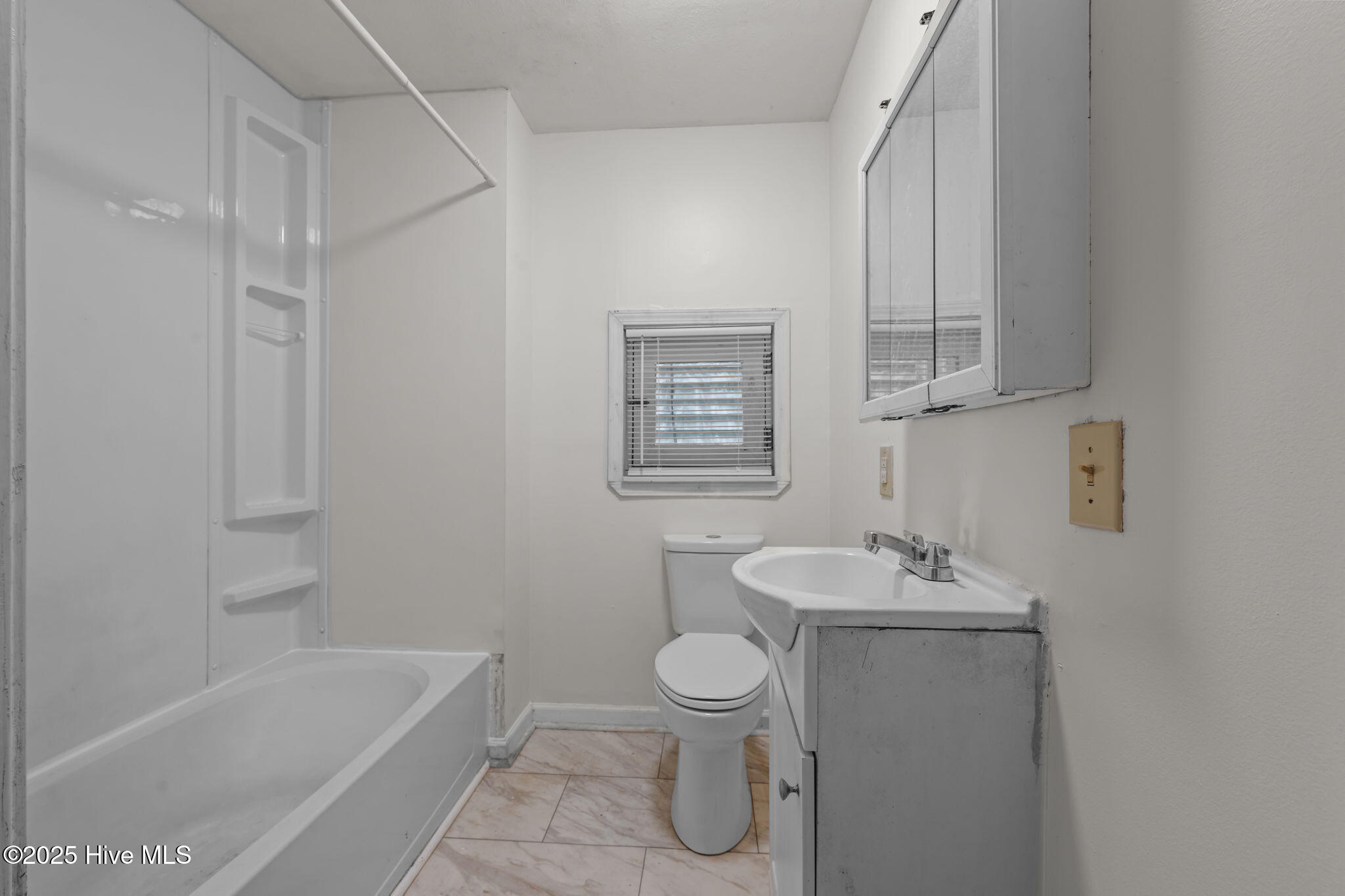 700 2nd Avenue Property Photo 18