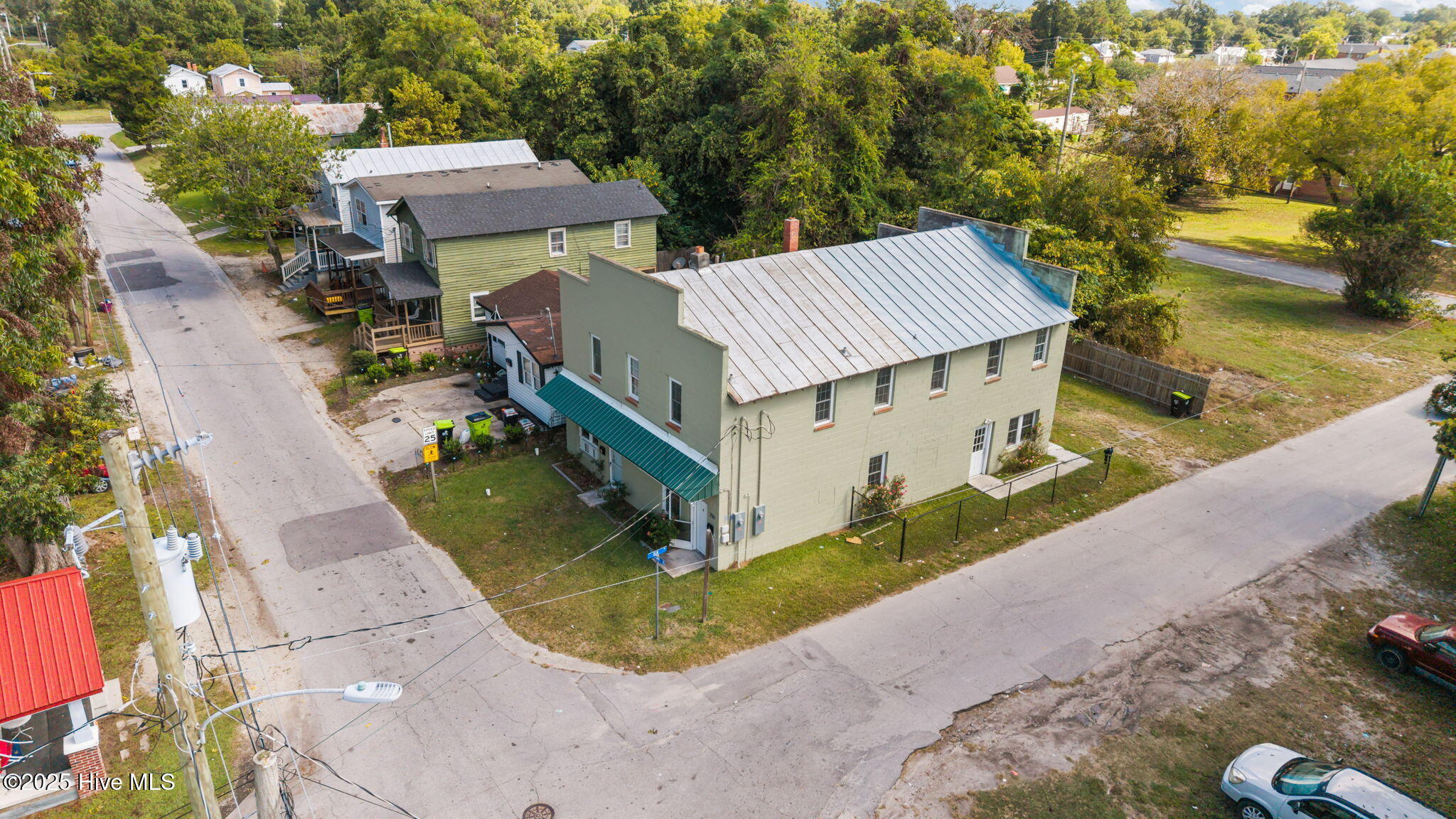 700 2nd Avenue Property Photo 49