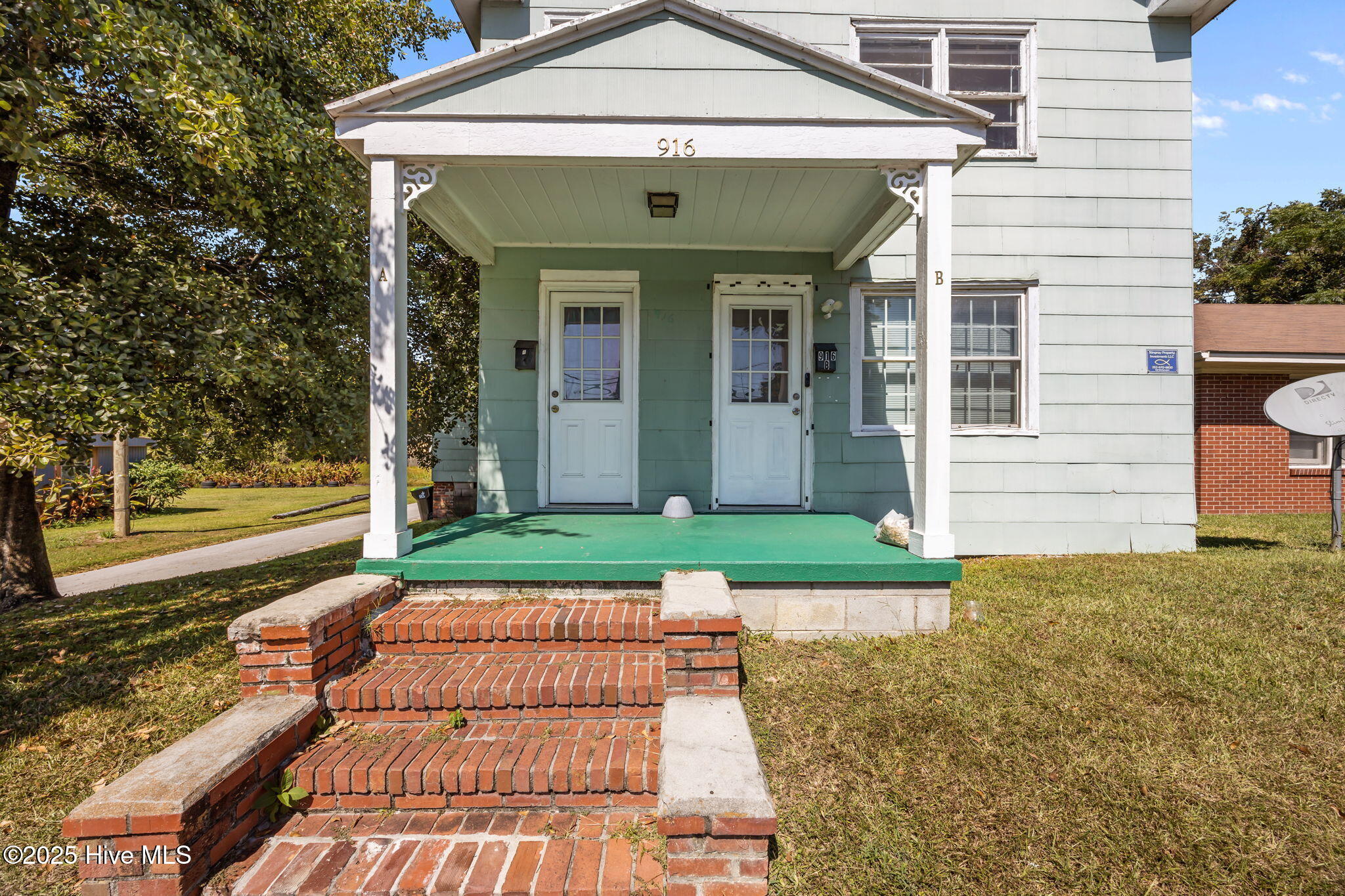 916 Cedar Street Property Photo 2