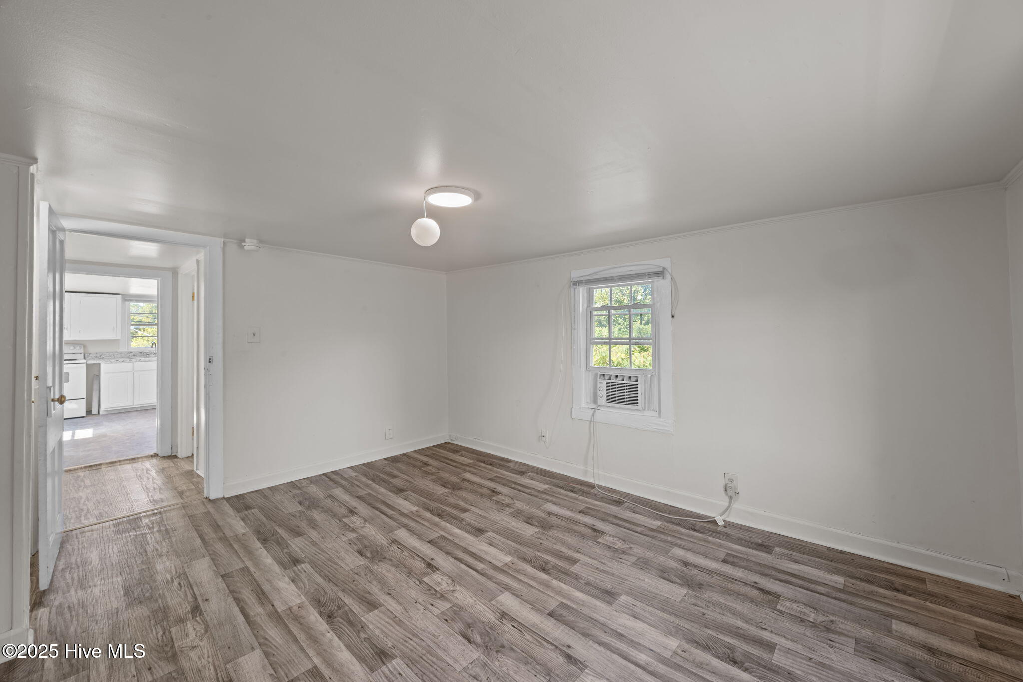 916 Cedar Street Property Photo 5