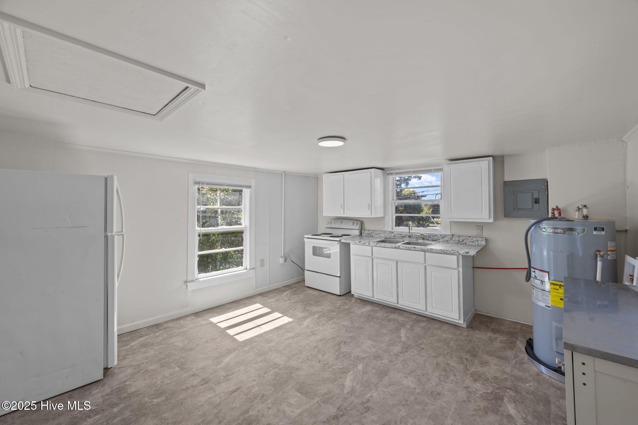 916 Cedar Street Property Photo 7