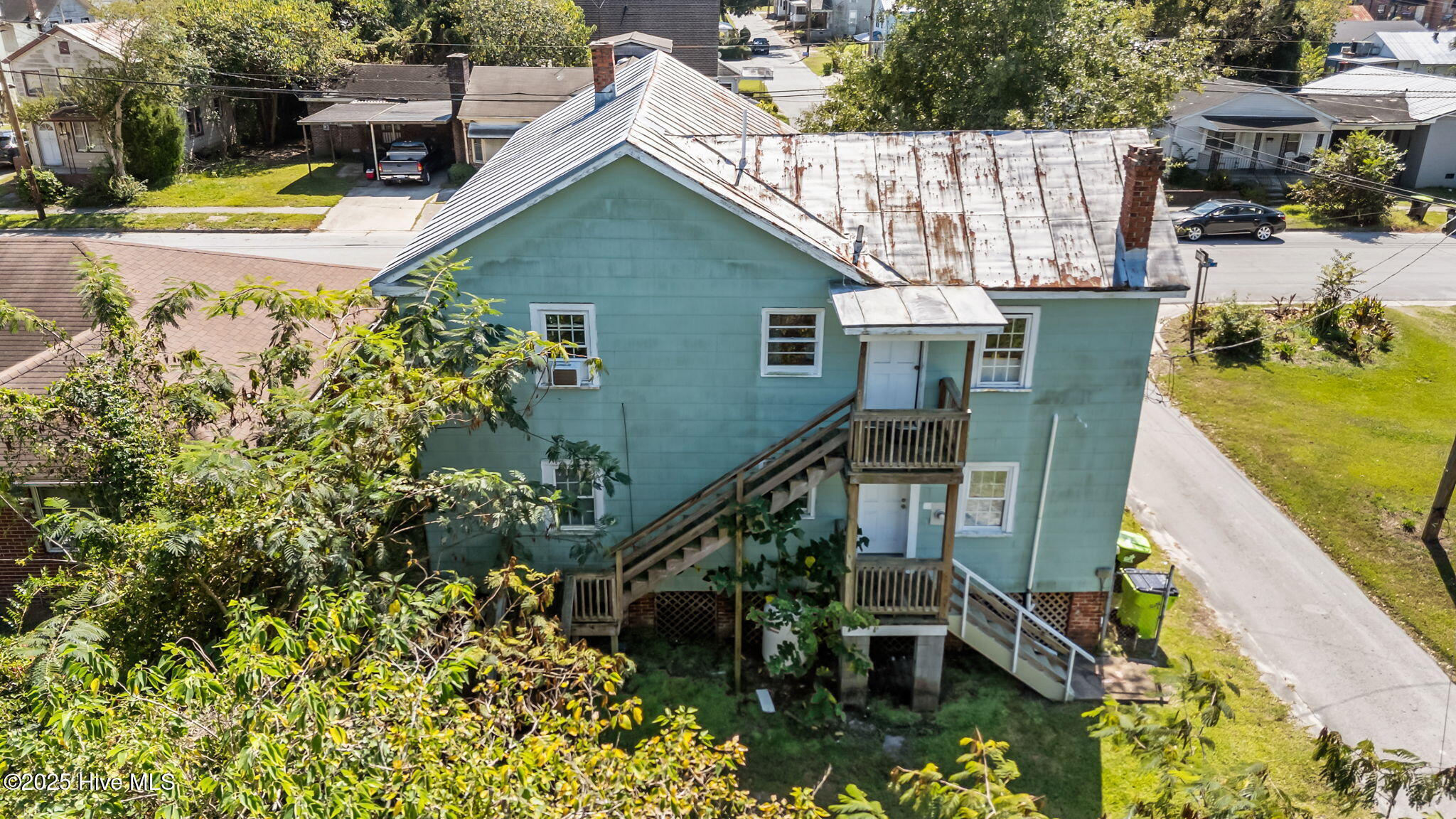 916 Cedar Street Property Photo 25