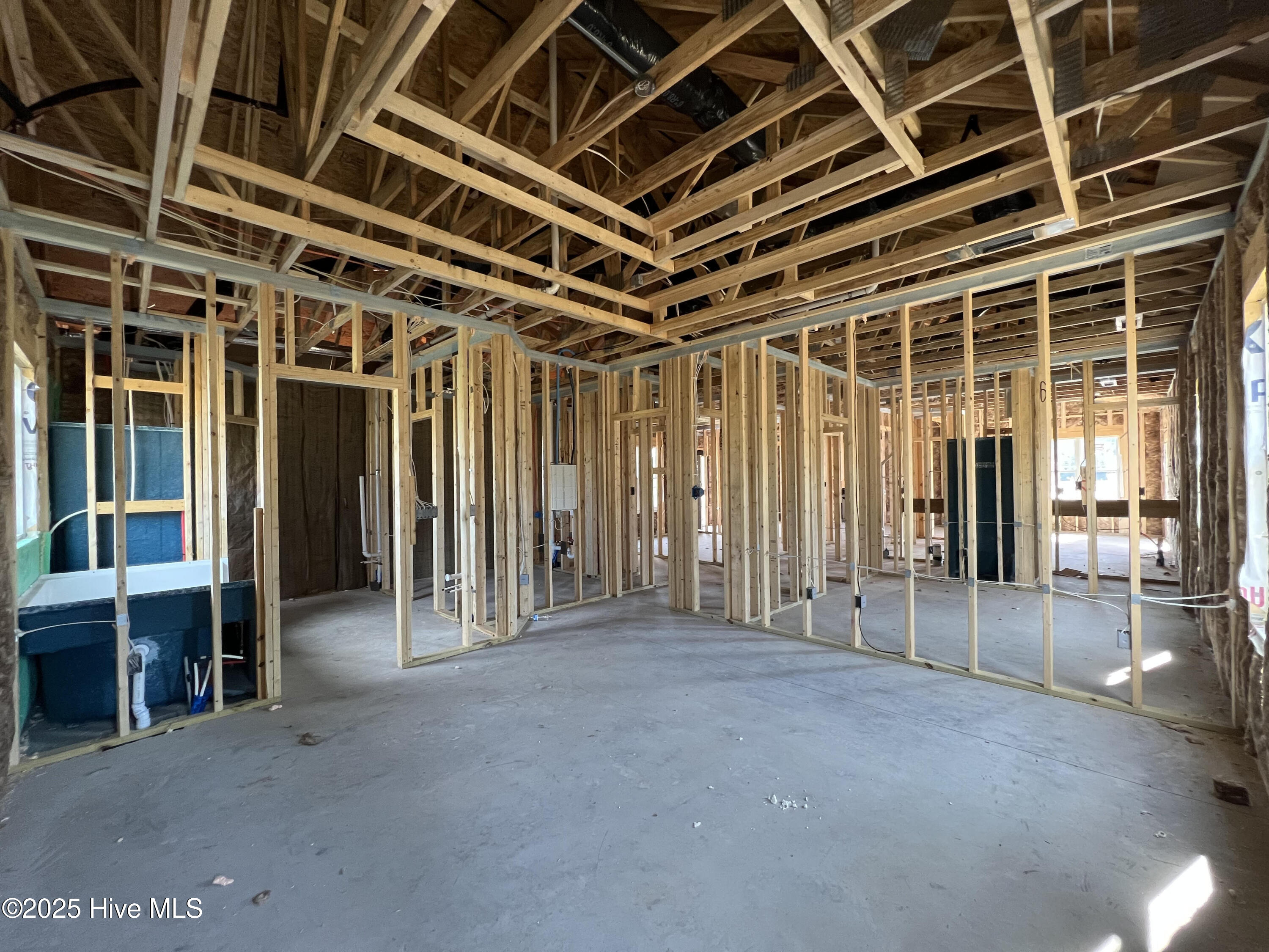100 Lynn Lane Property Photo 4