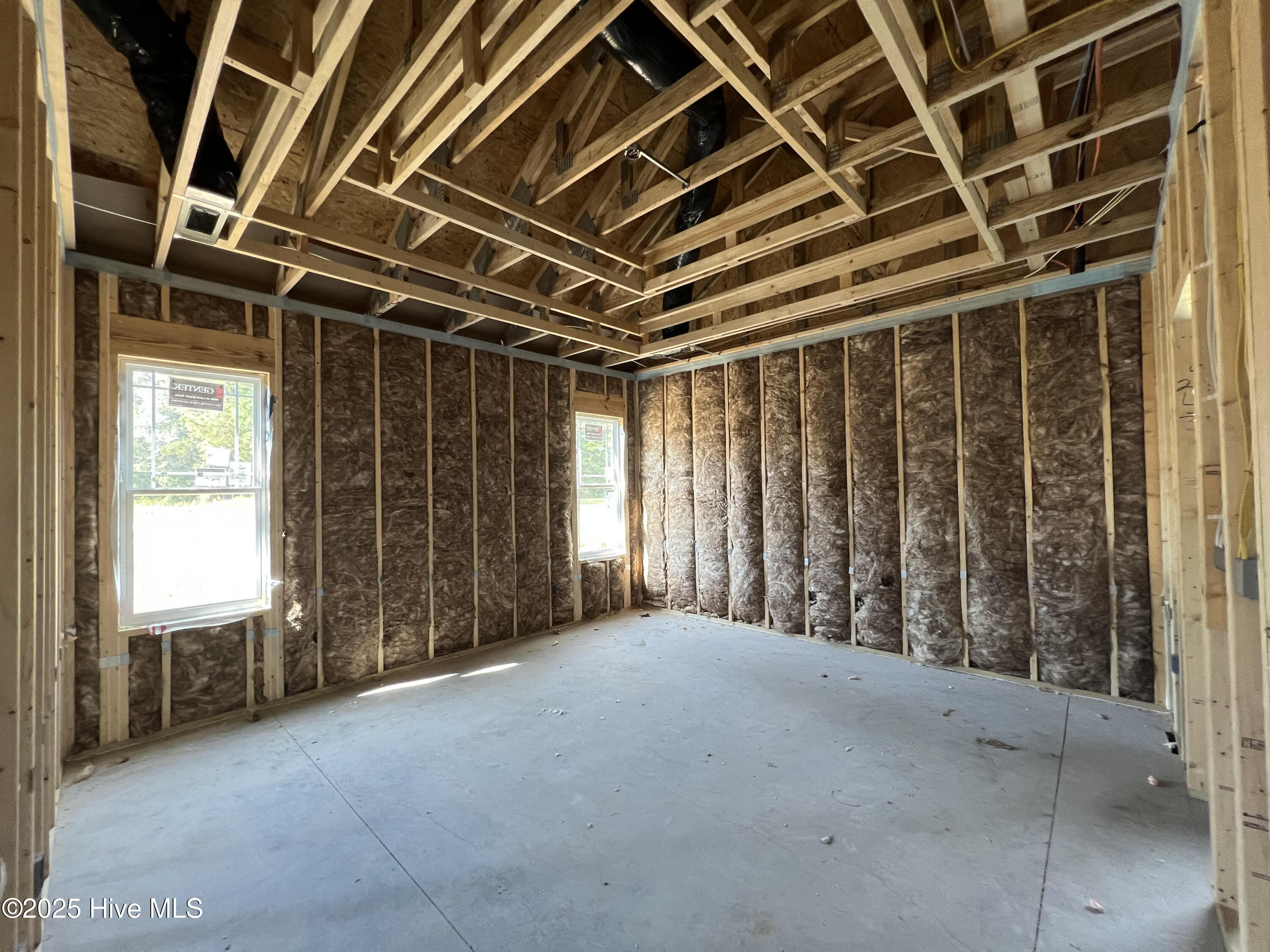 100 Lynn Lane Property Photo 5