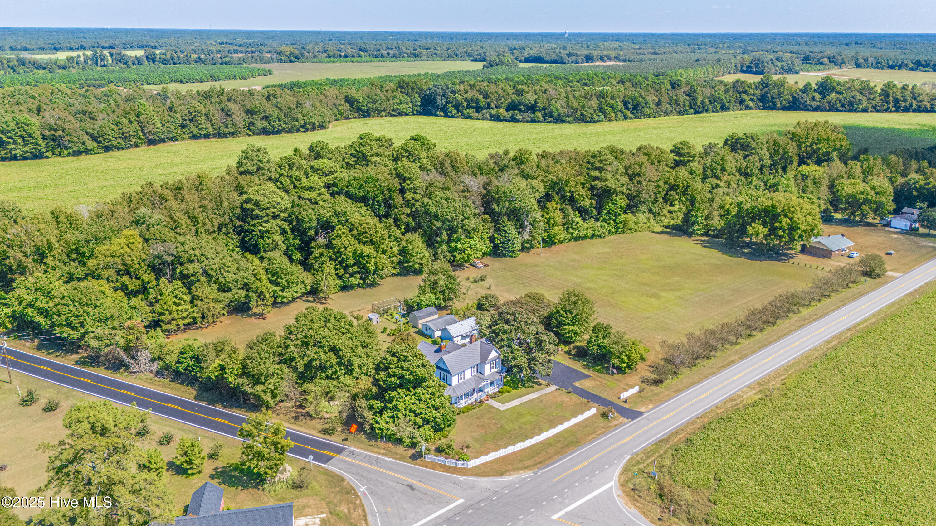 8701 X Way Road Property Photo 9