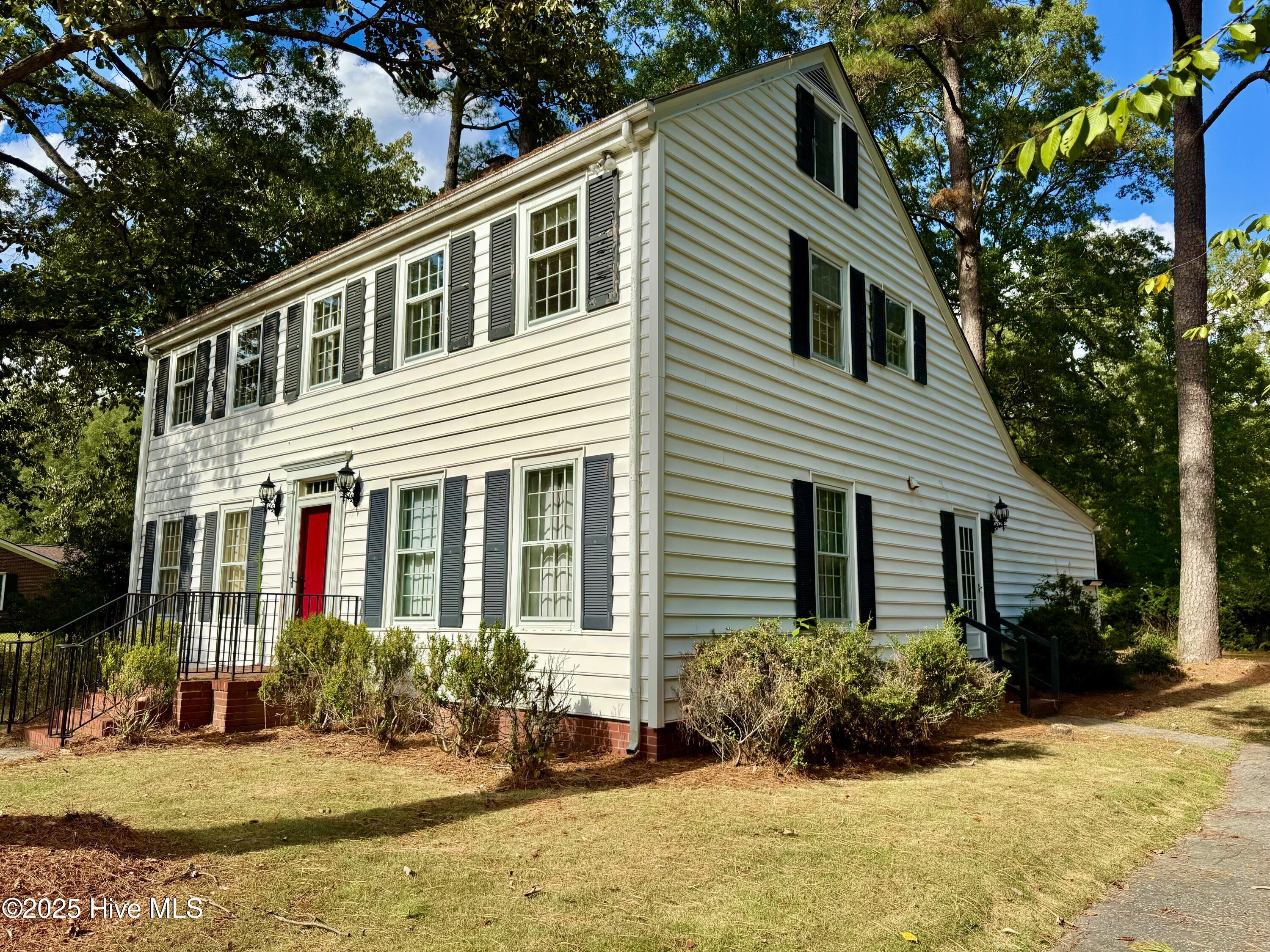 1607 E Canal Street Property Photo 1