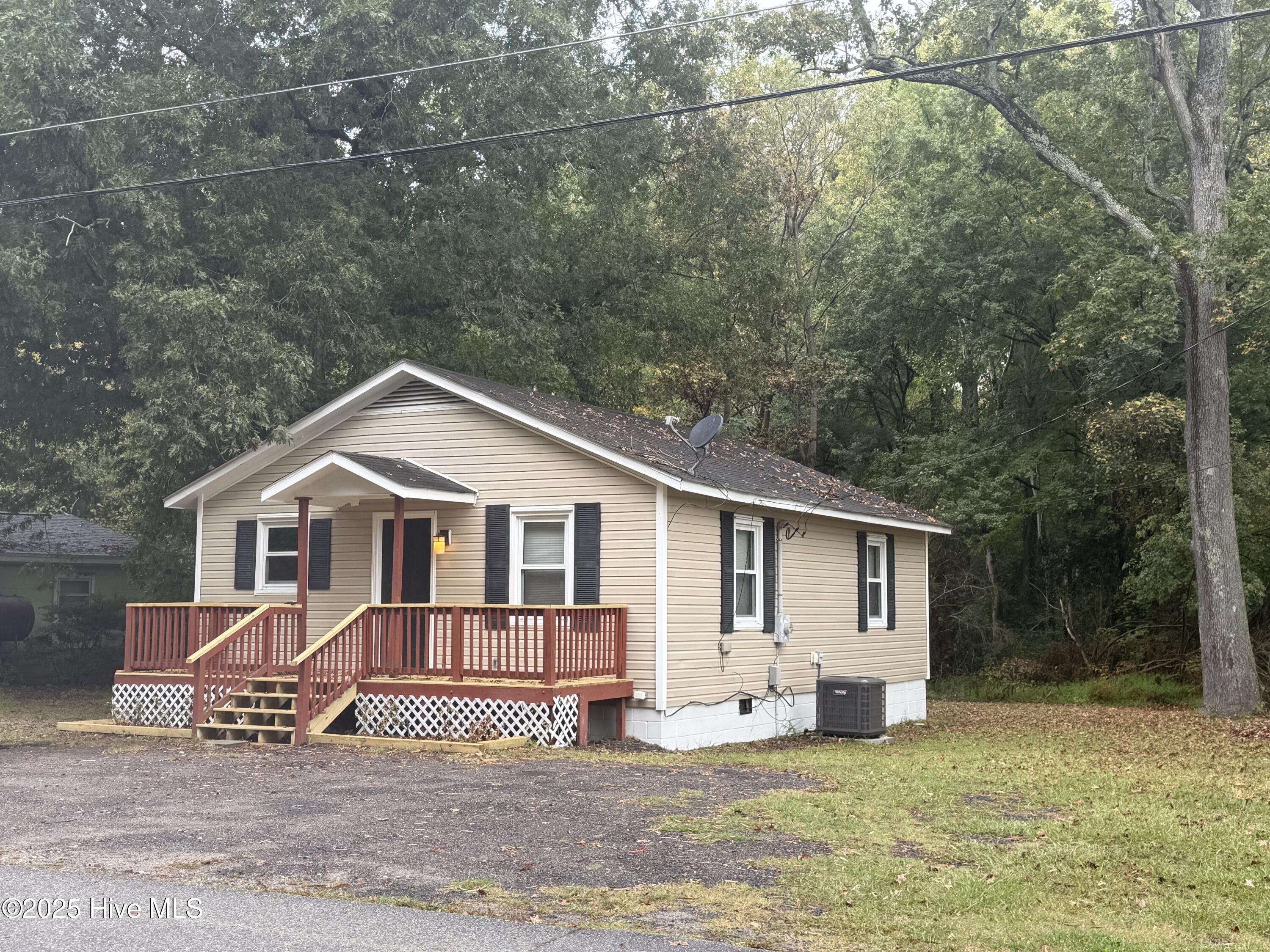 218 Warren Avenue Property Photo 1