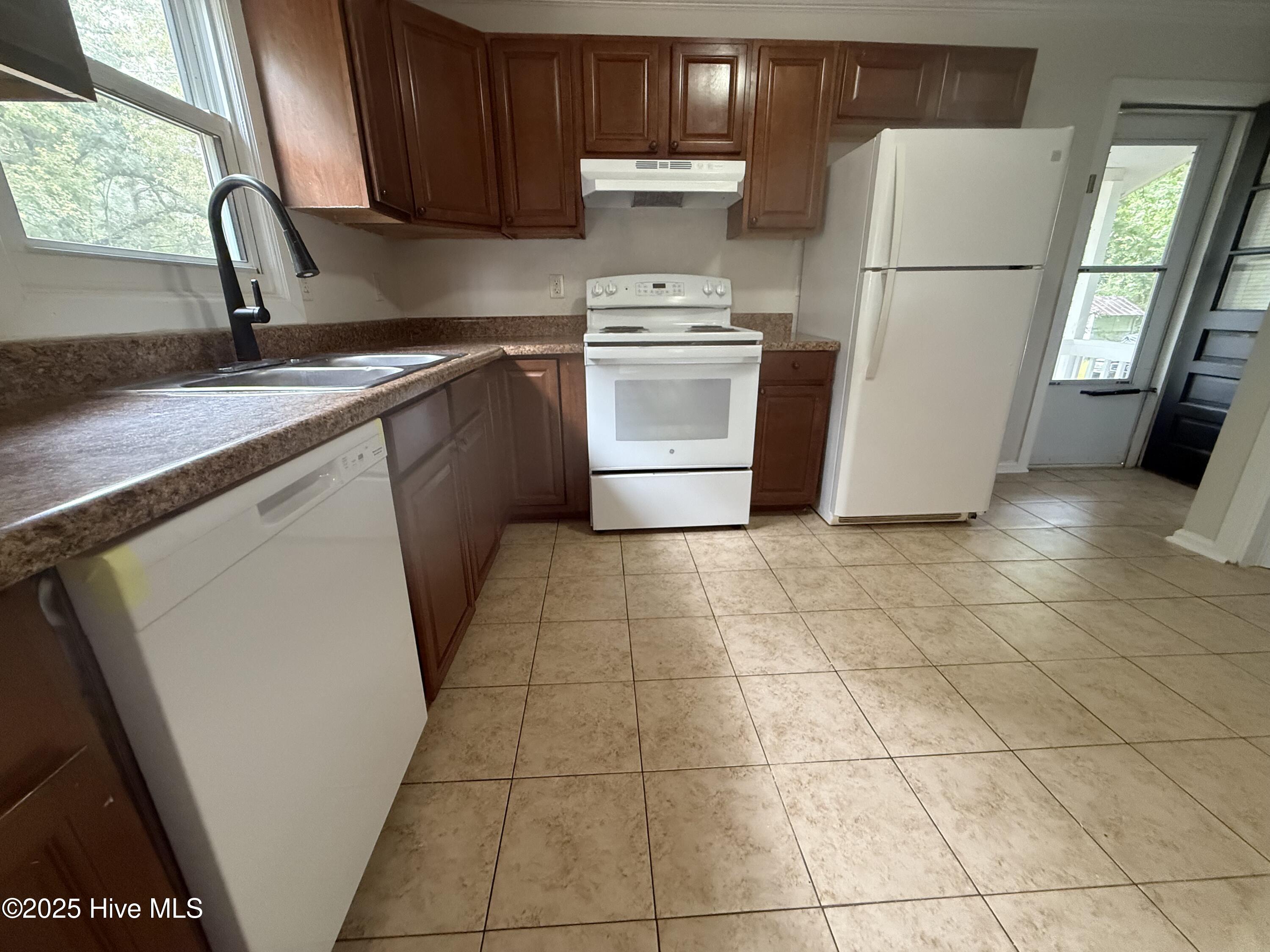 218 Warren Avenue Property Photo 4