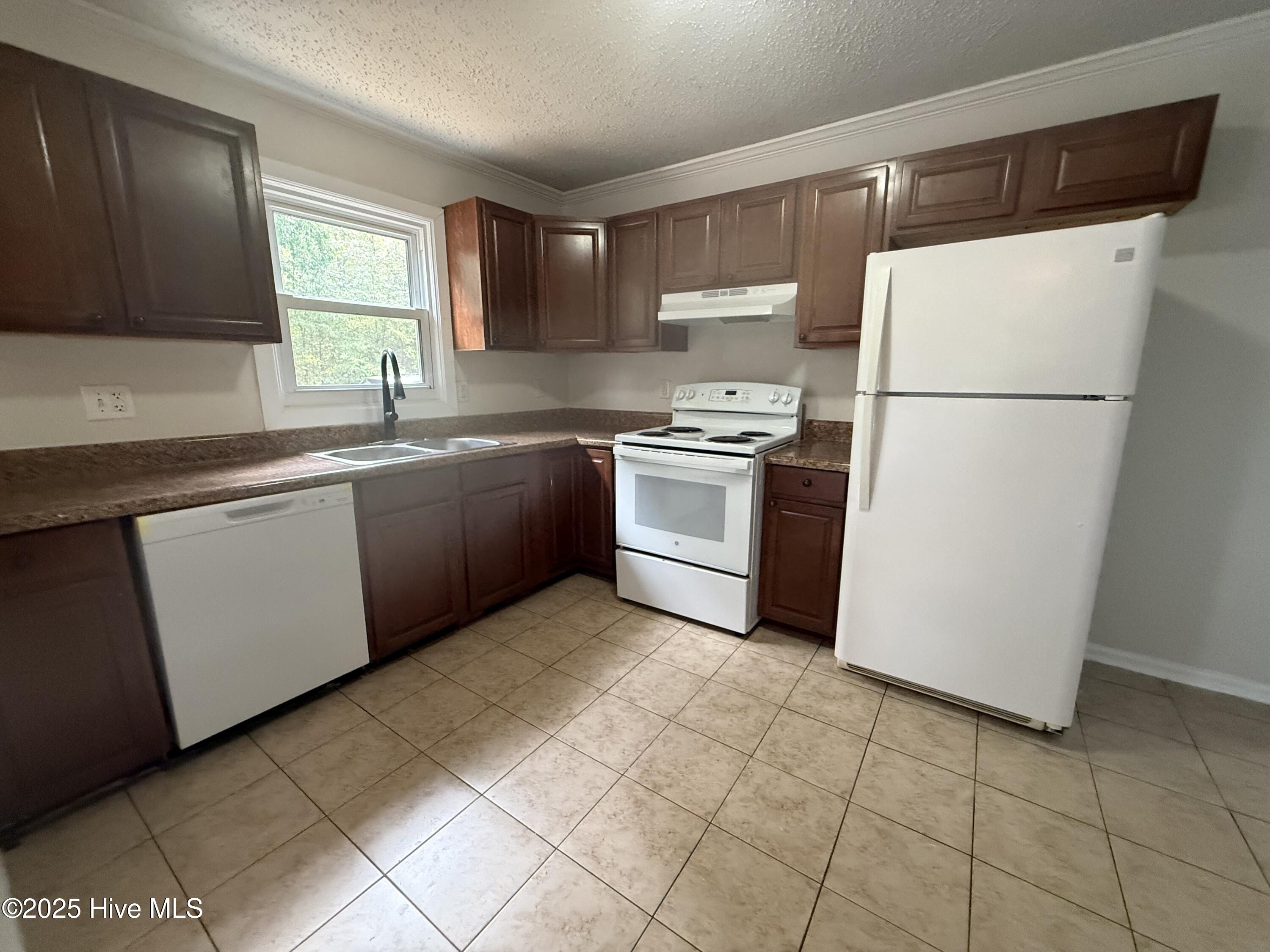 218 Warren Avenue Property Photo 5