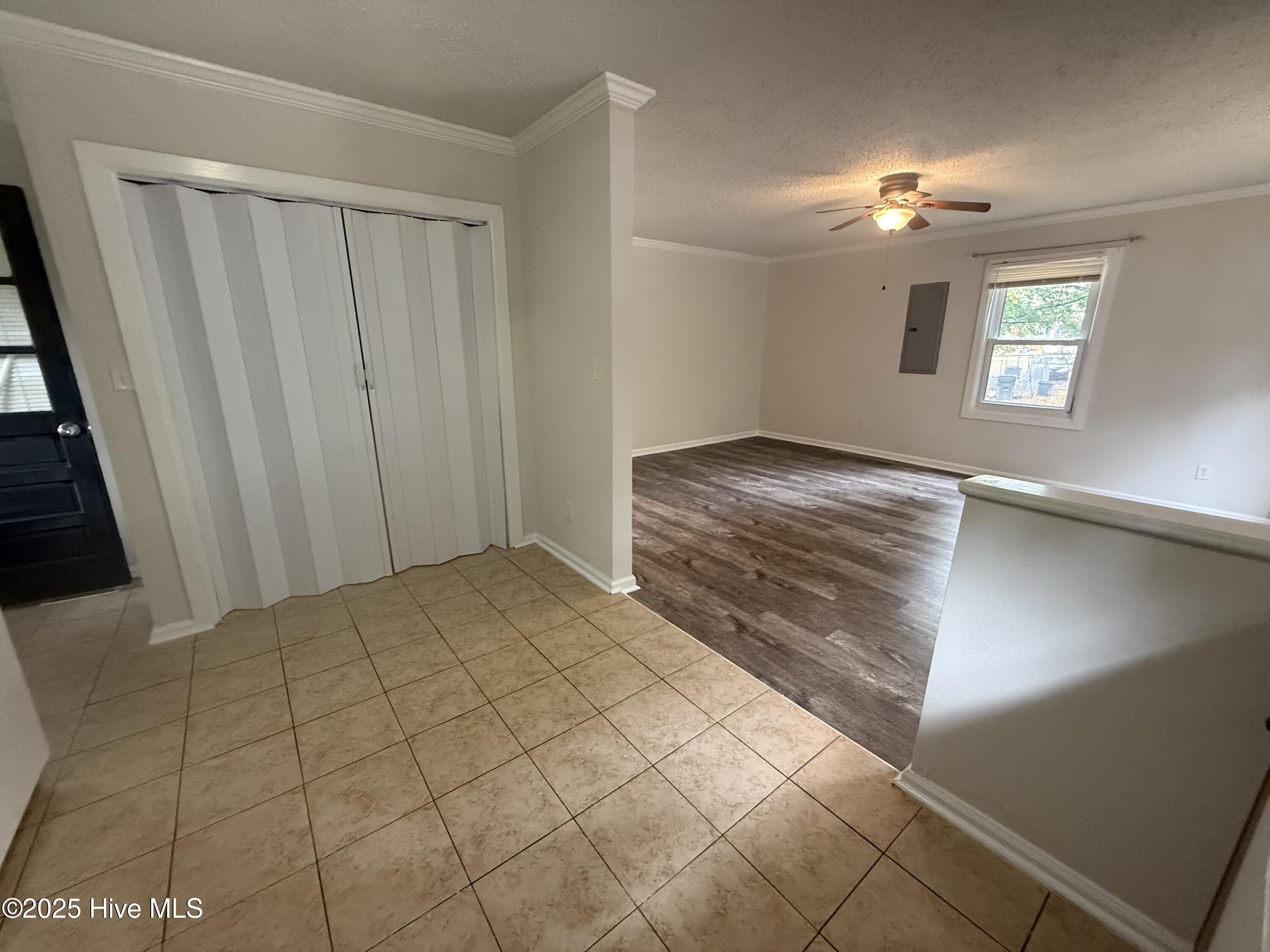 218 Warren Avenue Property Photo 6