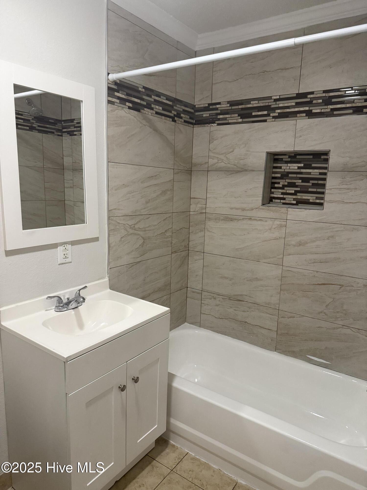 218 Warren Avenue Property Photo 8
