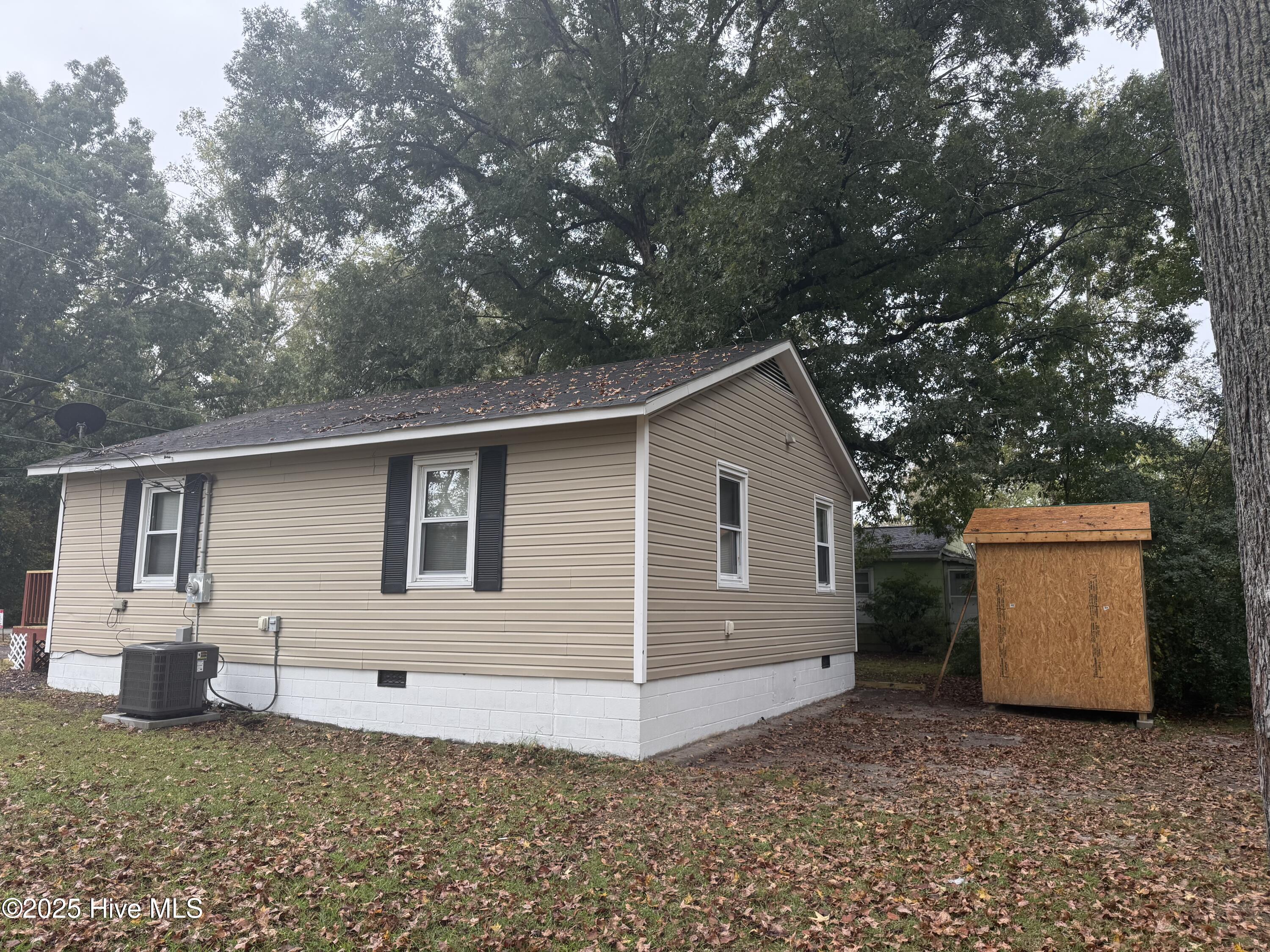 218 Warren Avenue Property Photo 11