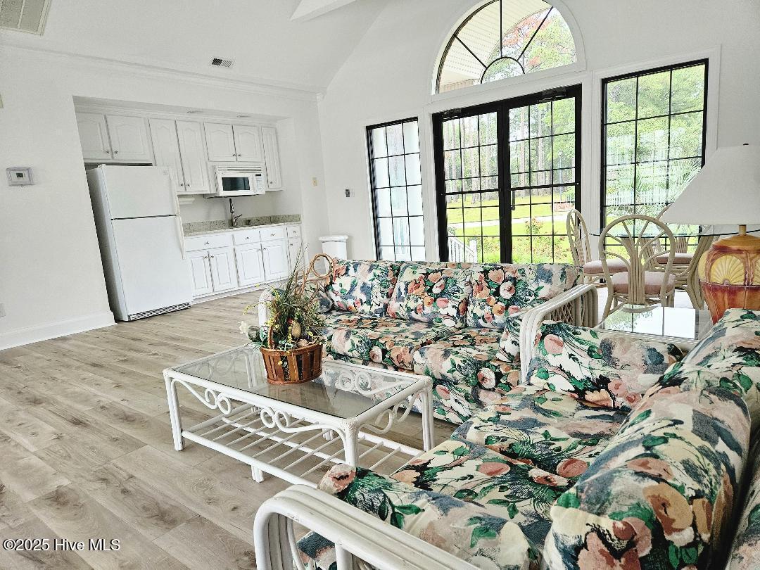 200 Bayside Drive Property Photo 14